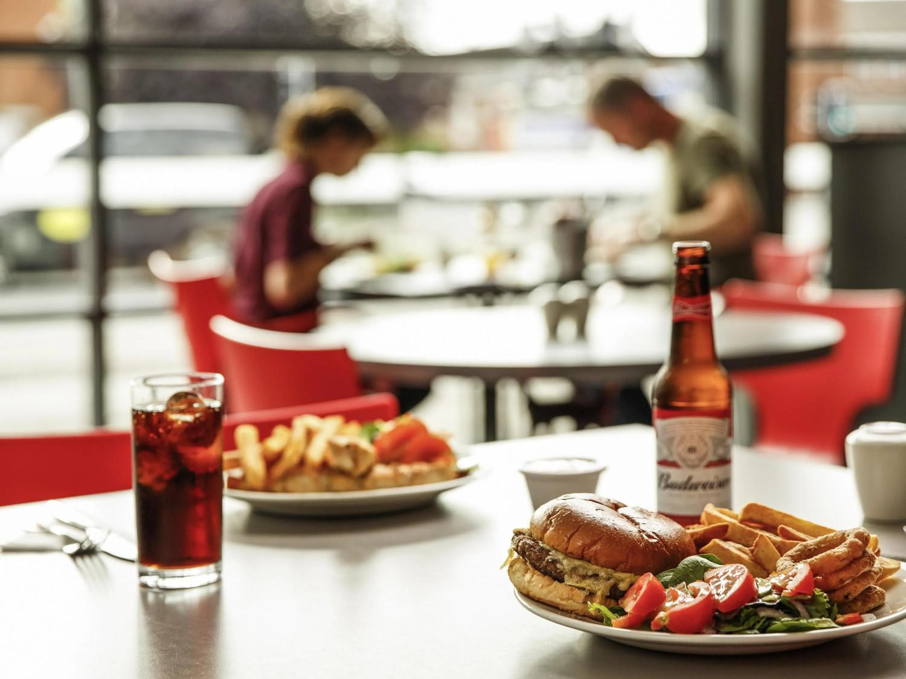 Restaurant/places to eat in ibis Hull City Centre