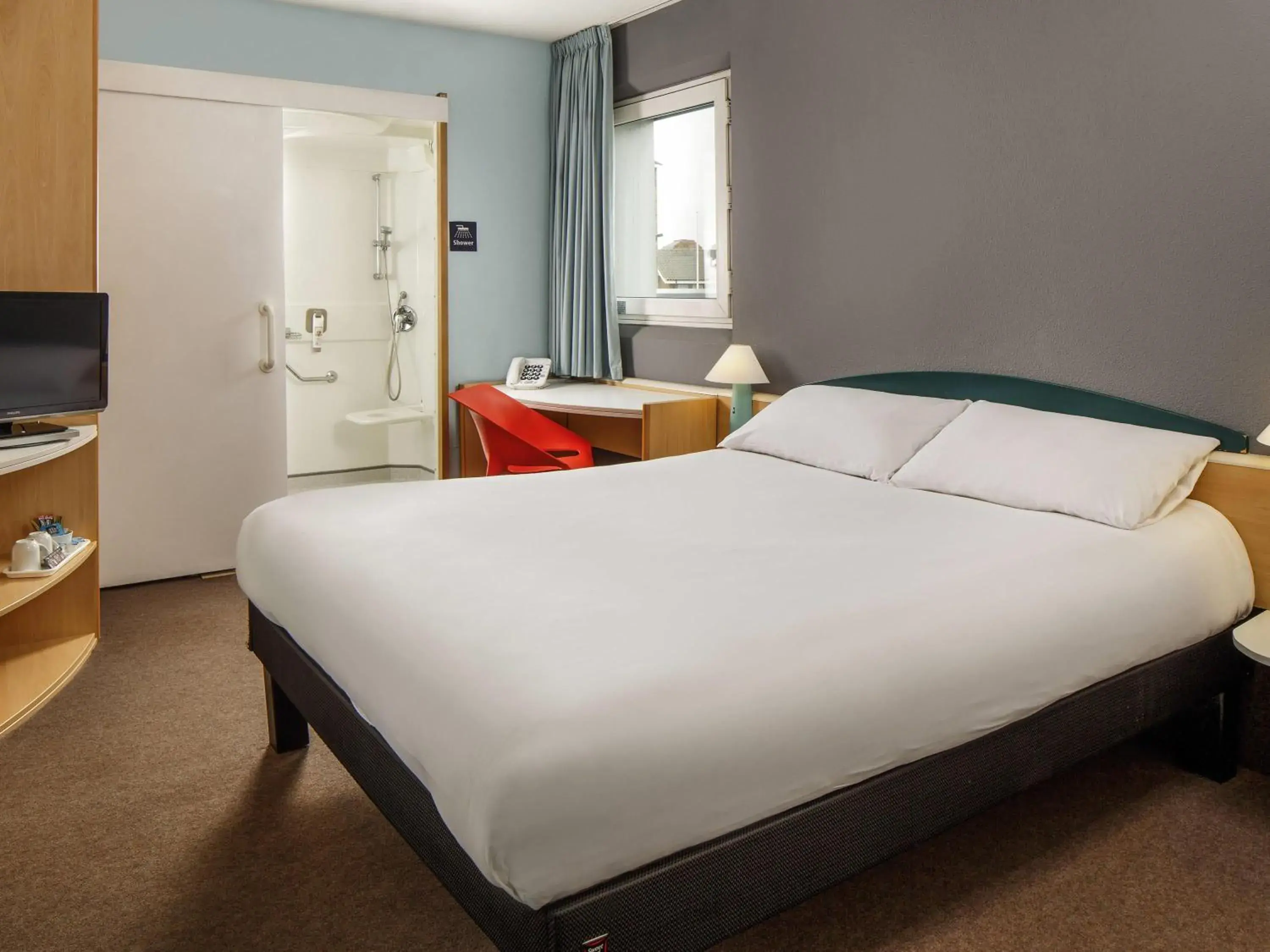 Bedroom, Bed in ibis Hull City Centre Bedroom, Bed in ibis Hull City Centre