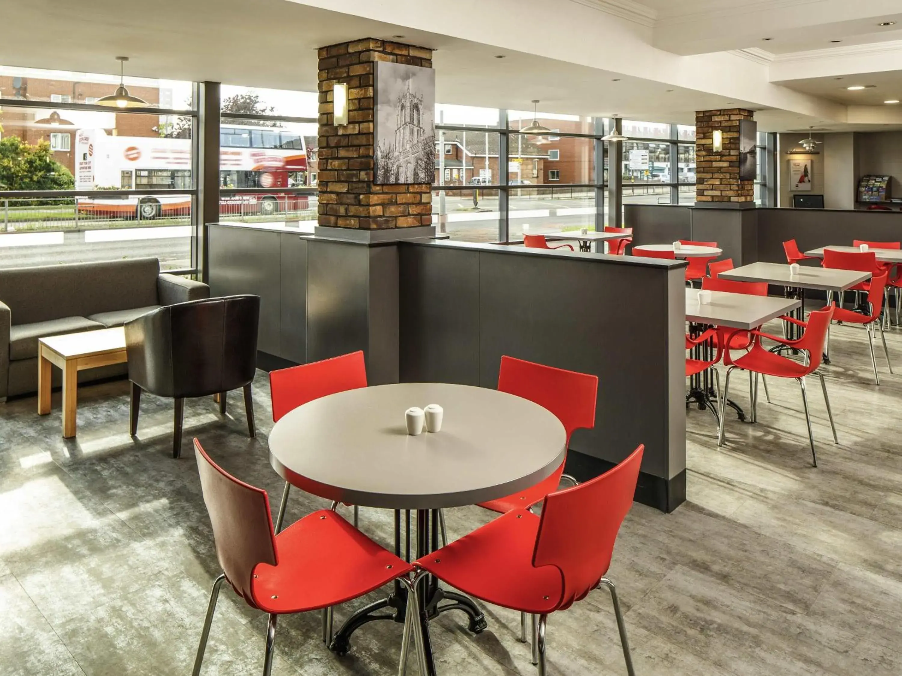 Restaurant/places to eat in ibis Hull City Centre Restaurant/places to eat in ibis Hull City Centre