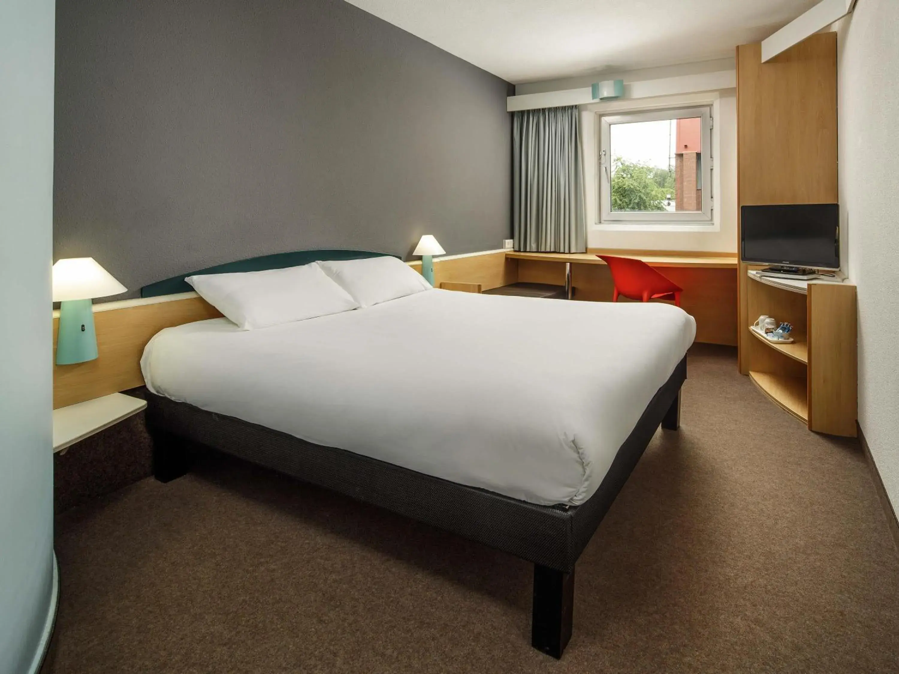 Bedroom, Bed in ibis Hull City Centre Bedroom, Bed in ibis Hull City Centre