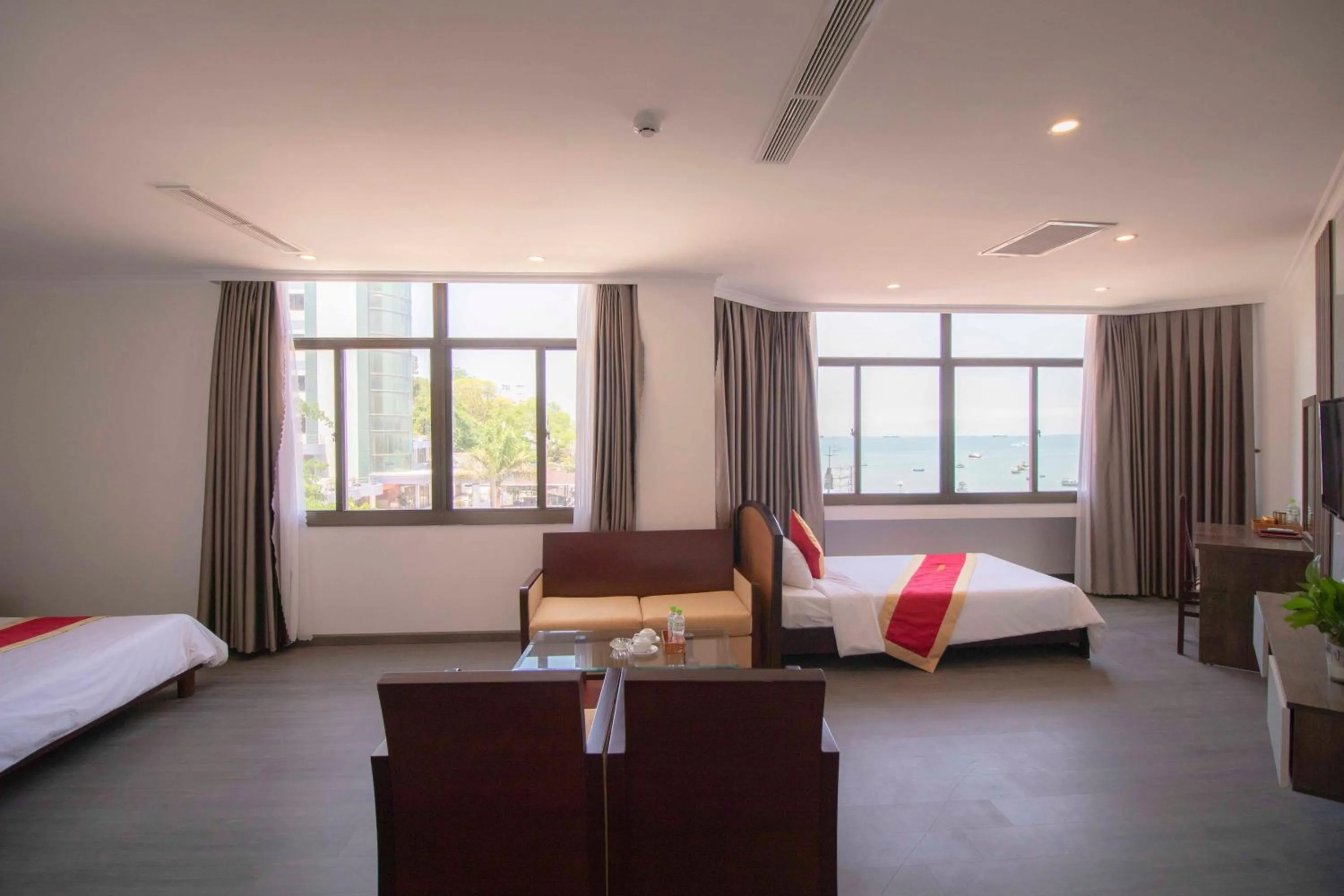 Sea view, Bed in Vung Tau P&T Hotel