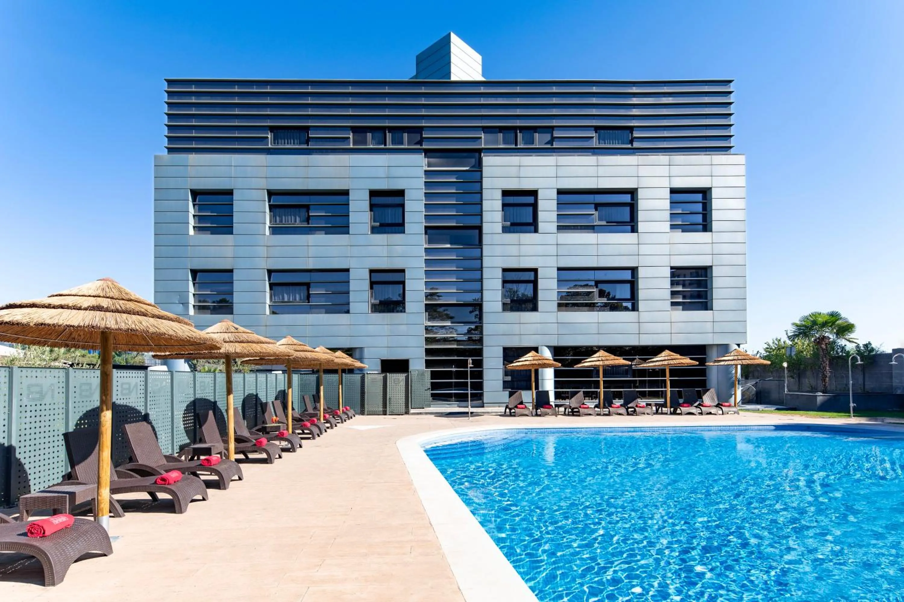 Swimming pool in Hotel Nuevo Boston