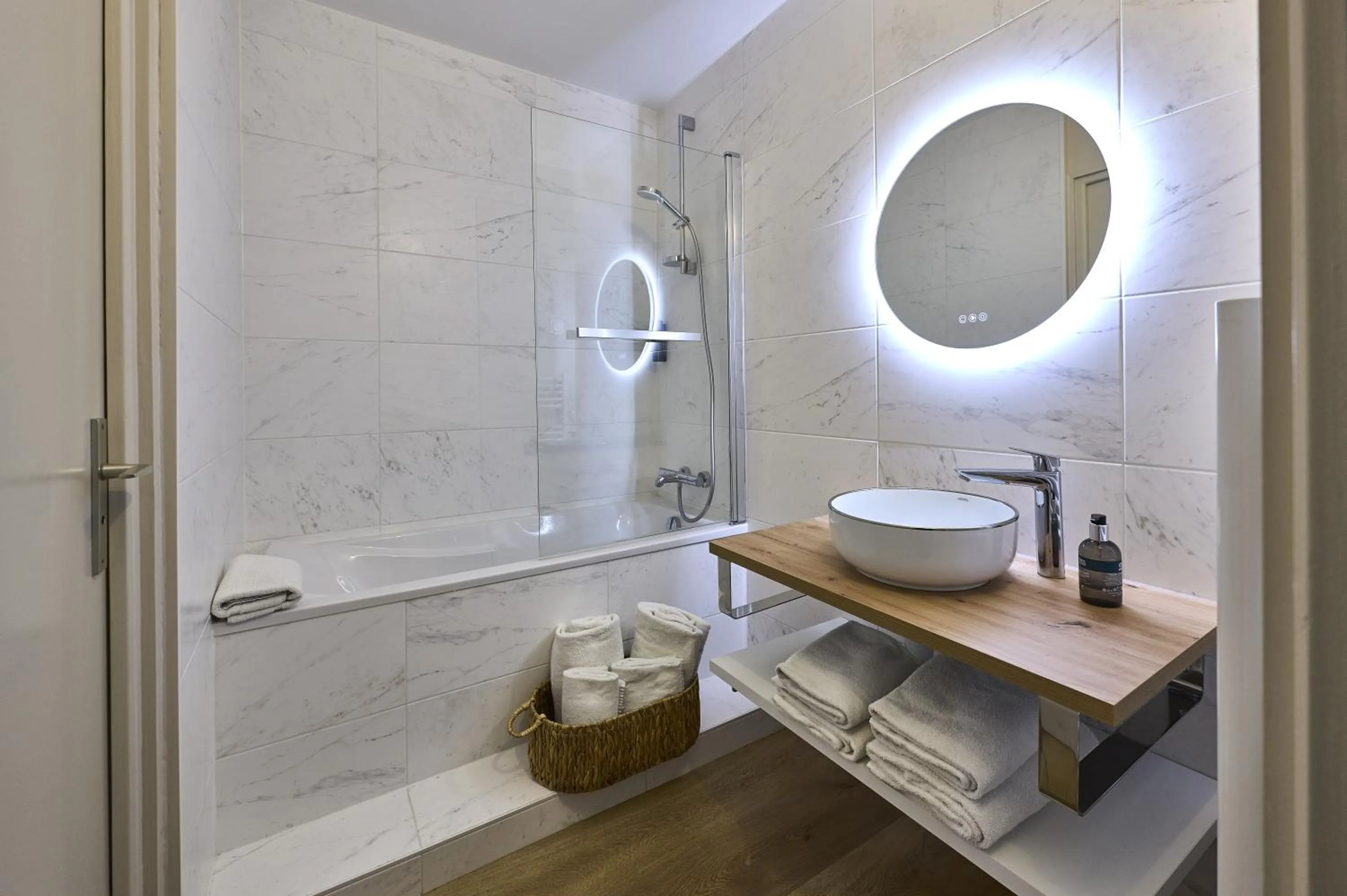 Bathroom in La Flambée