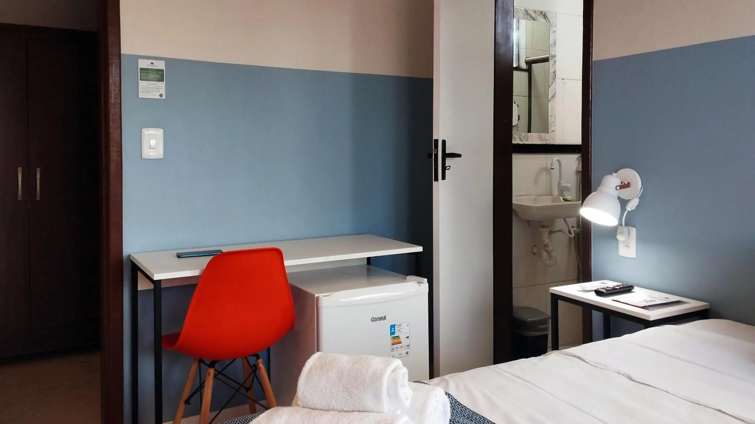 Bathroom, Bed in FAROL BEACH Suítes