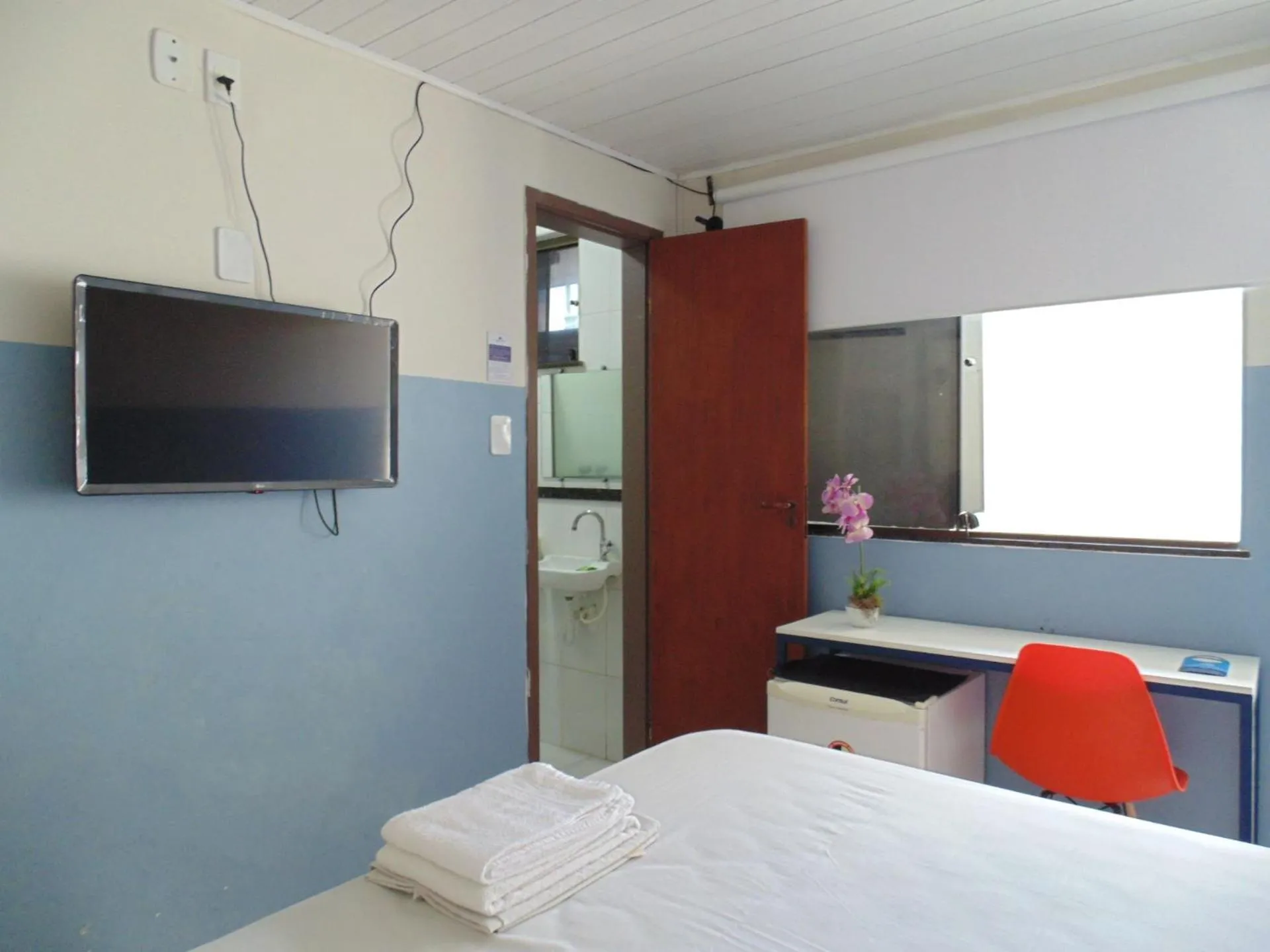 Bathroom, Bed in FAROL BEACH Suítes