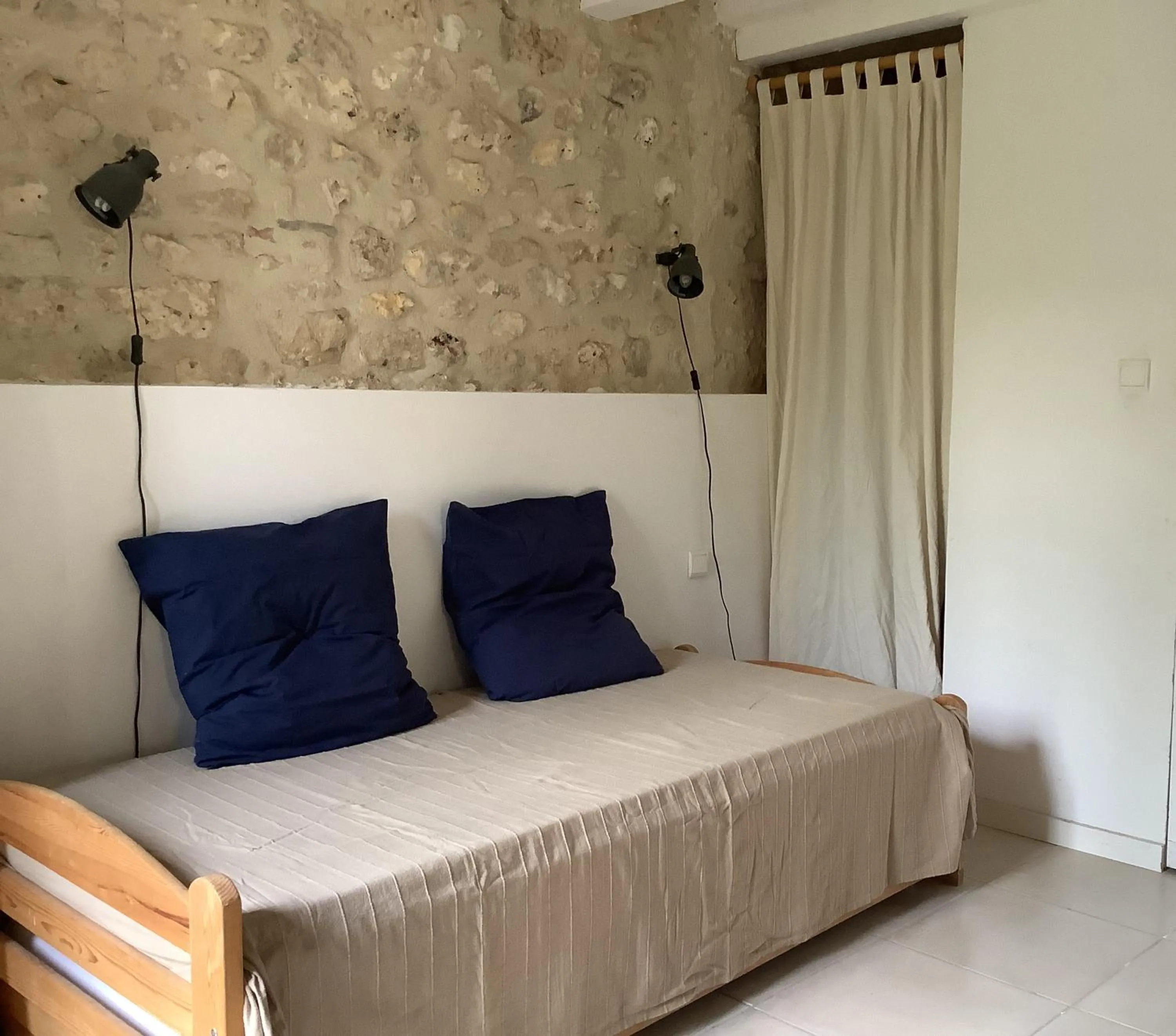 Bedroom, Bed in gîte le cayrols
