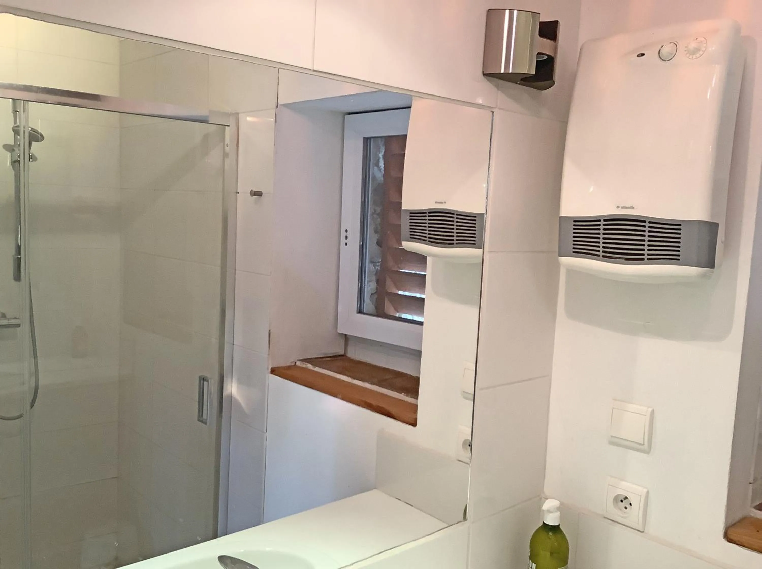 Bathroom in gîte le cayrols