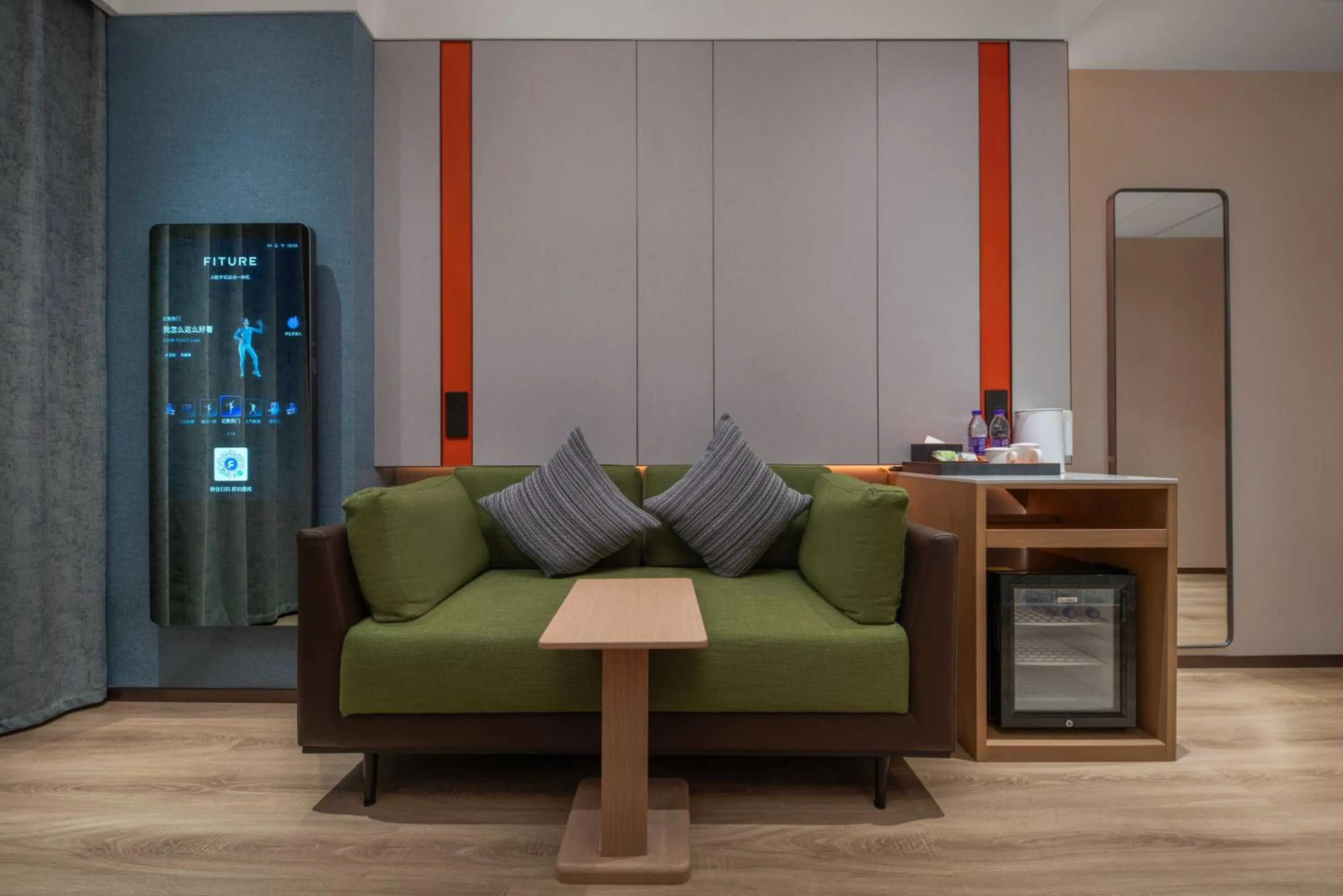 Photo of the whole room in Holiday Inn Express Shangdi Beijing by IHG l Next to Yuanmingyuan Park & Subway & Qinghe Railway Station & Beijing Sport University l Taxi 15 Minutes to Summer Palace & Peking University & Tsinghua University l 20 Minutes to Badaling Great Wall by Railway