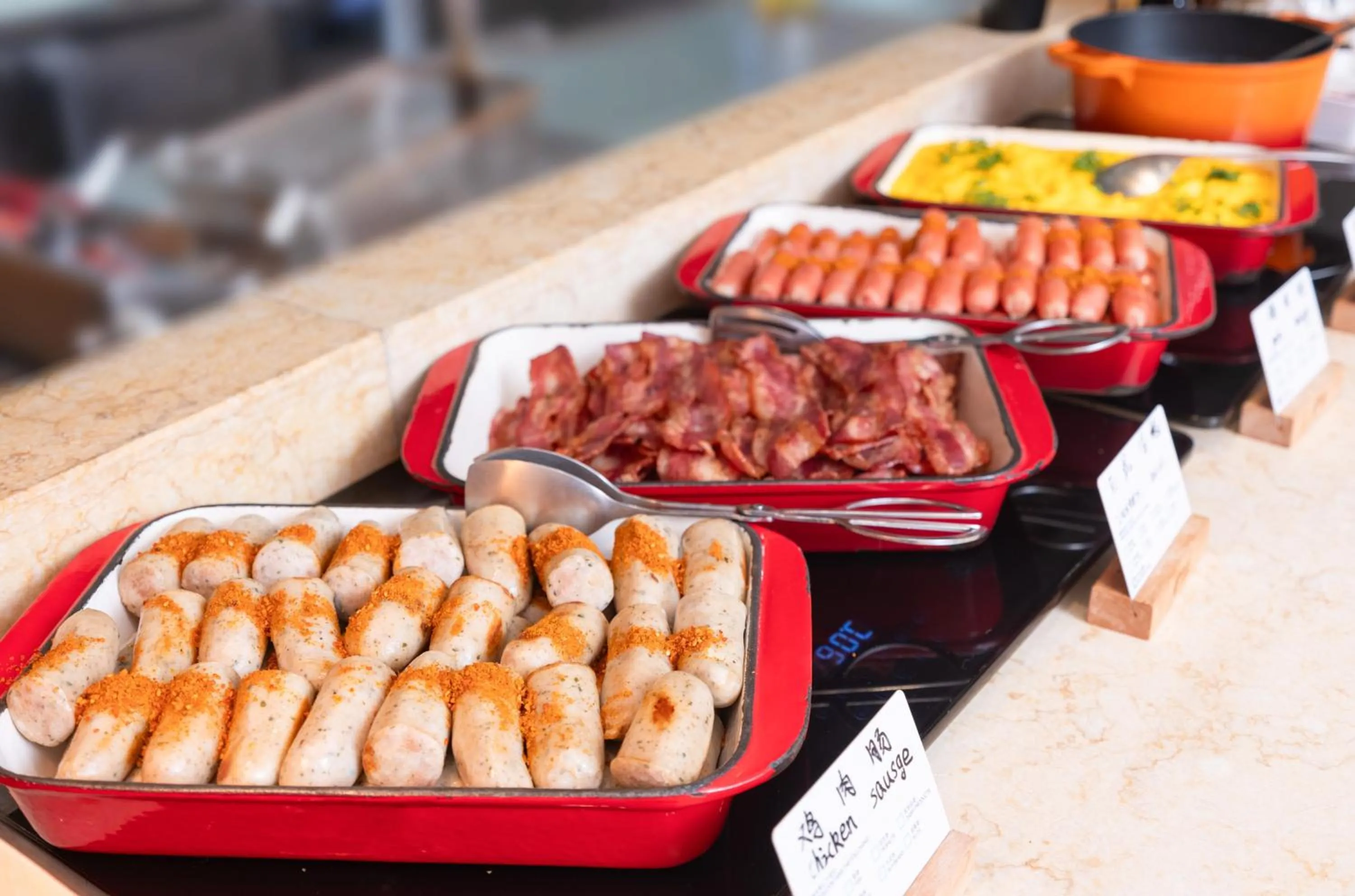 Restaurant/places to eat in Holiday Inn Express Shangdi Beijing by IHG l Next to Yuanmingyuan Park & Subway & Qinghe Railway Station & Beijing Sport University l Taxi 15 Minutes to Summer Palace & Peking University & Tsinghua University l 20 Minutes to Badaling Great Wall by Railway