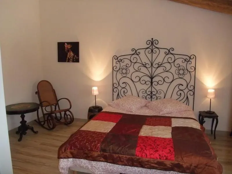 Photo of the whole room in Mas Tolosan