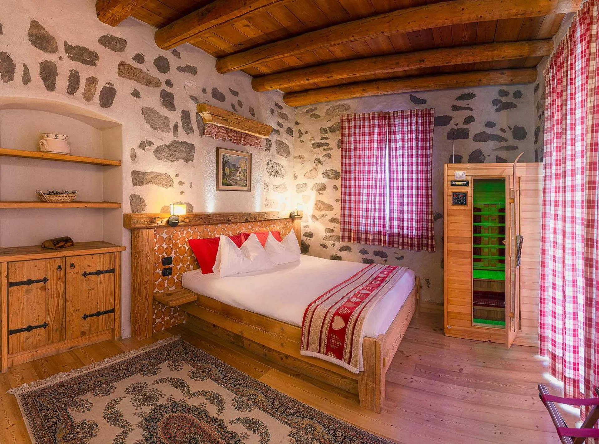 Sauna, Bed in Castel Madonna