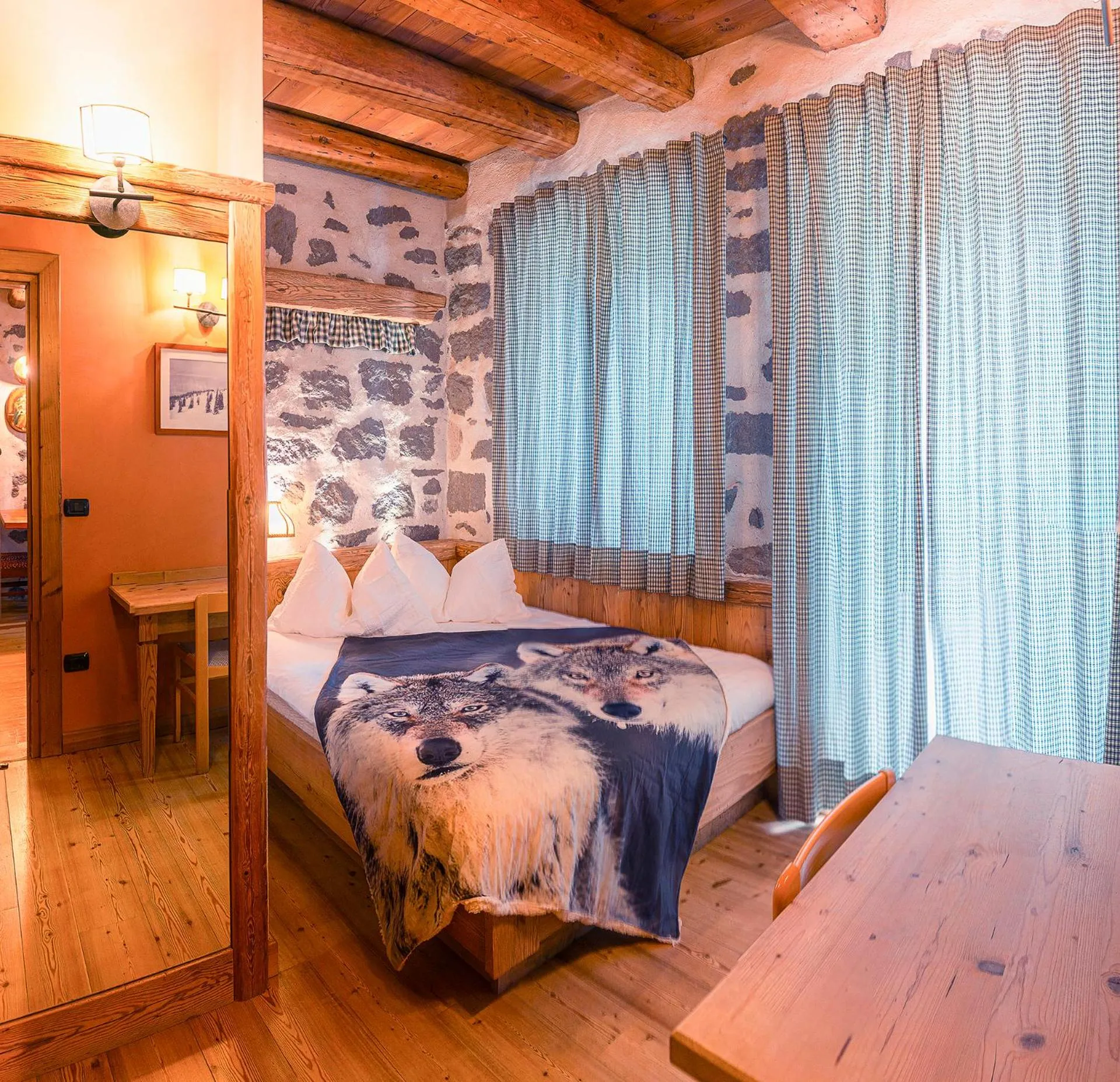 Photo of the whole room, Bed in Castel Madonna