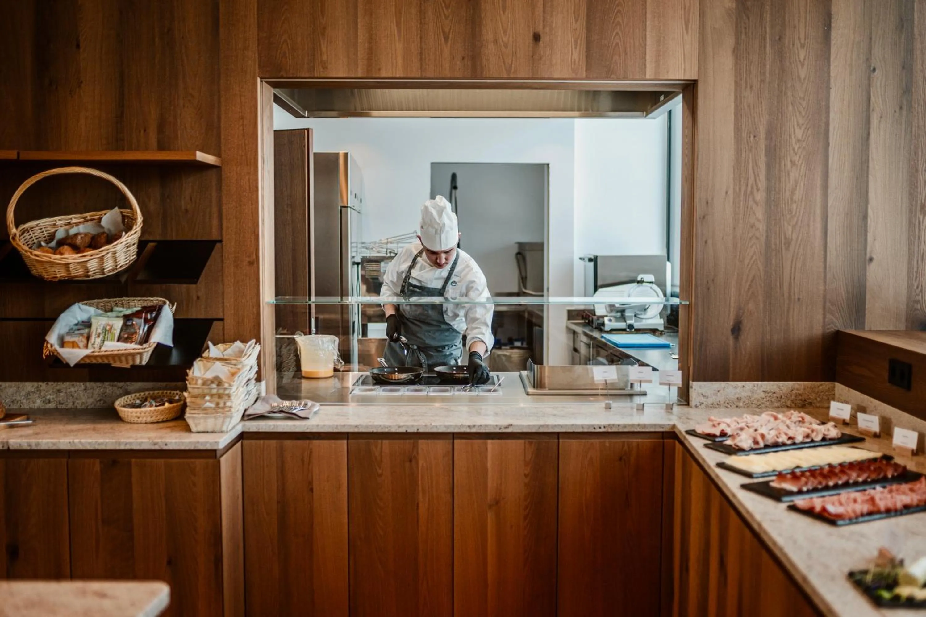Breakfast in Cendevaves Alpine Silence