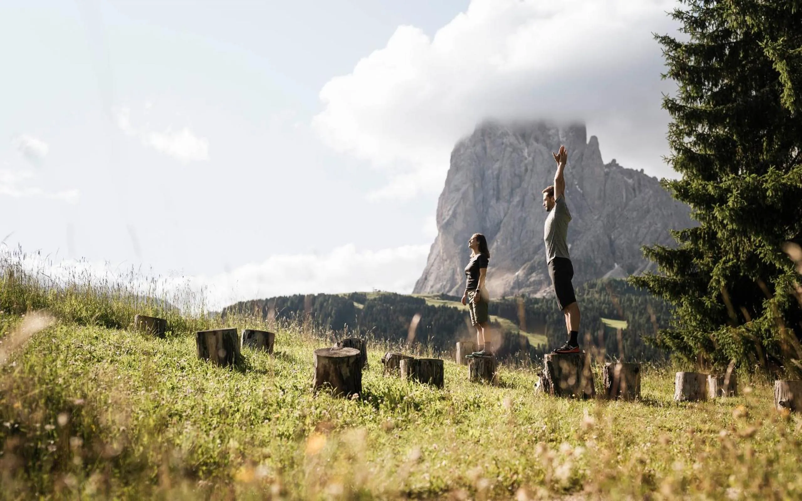 Hiking in Cendevaves Alpine Silence