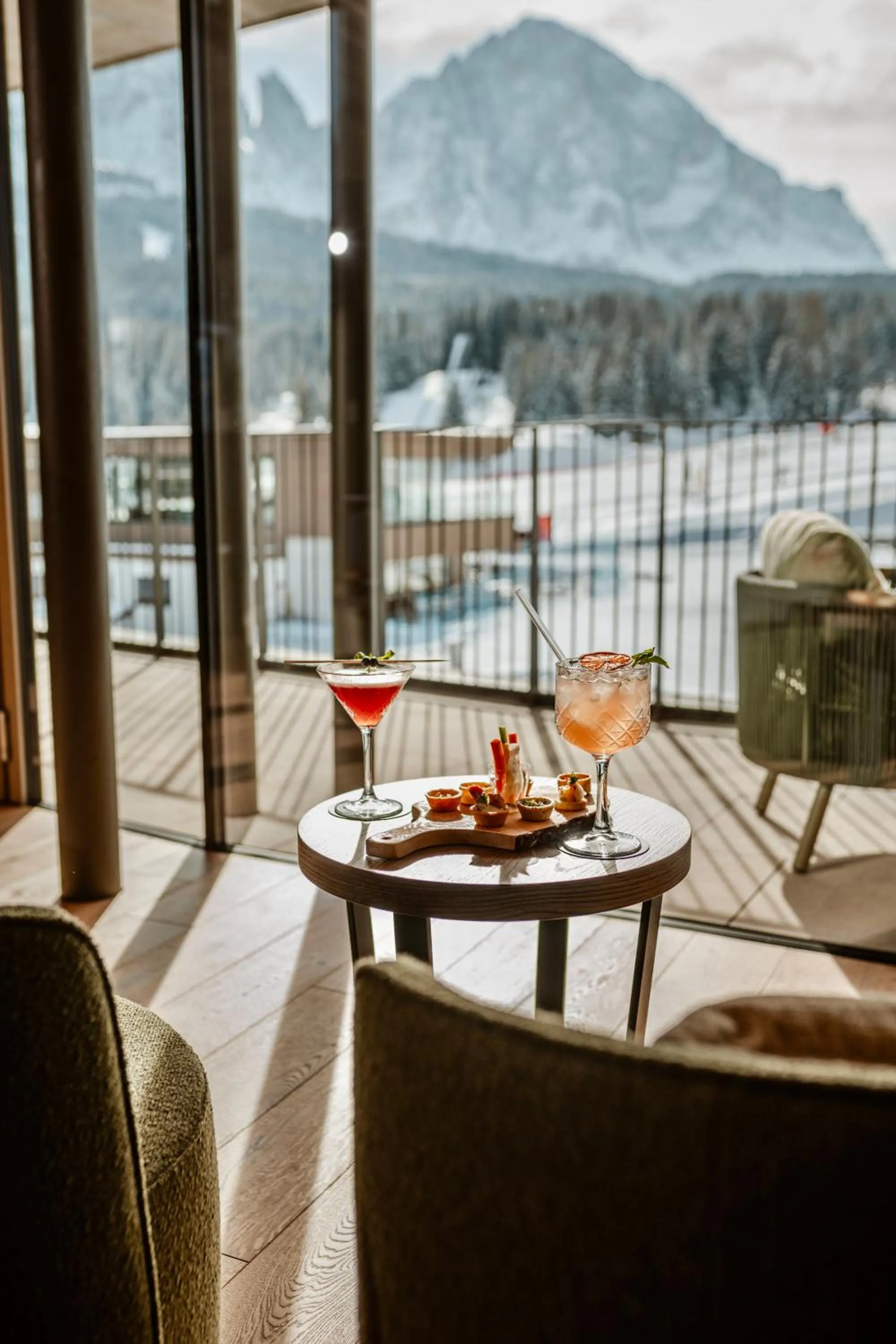 Drinks in Cendevaves Alpine Silence