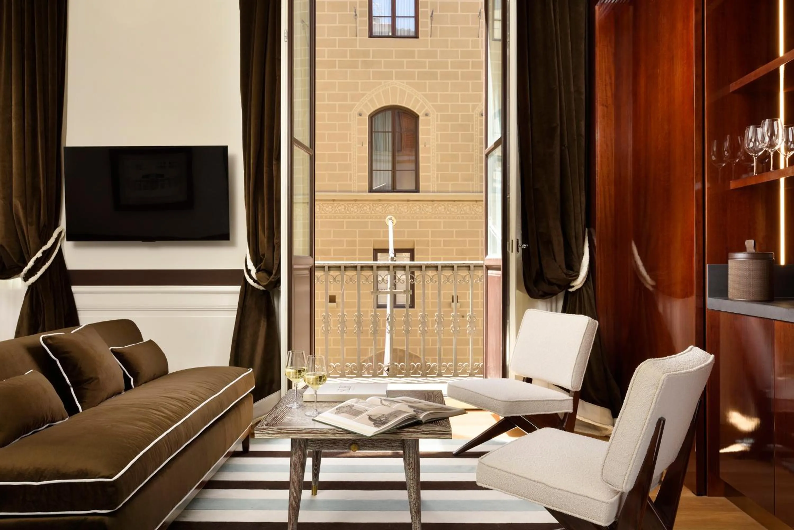 Seating area in Palazzo Vecchietti - Residenza D'Epoca