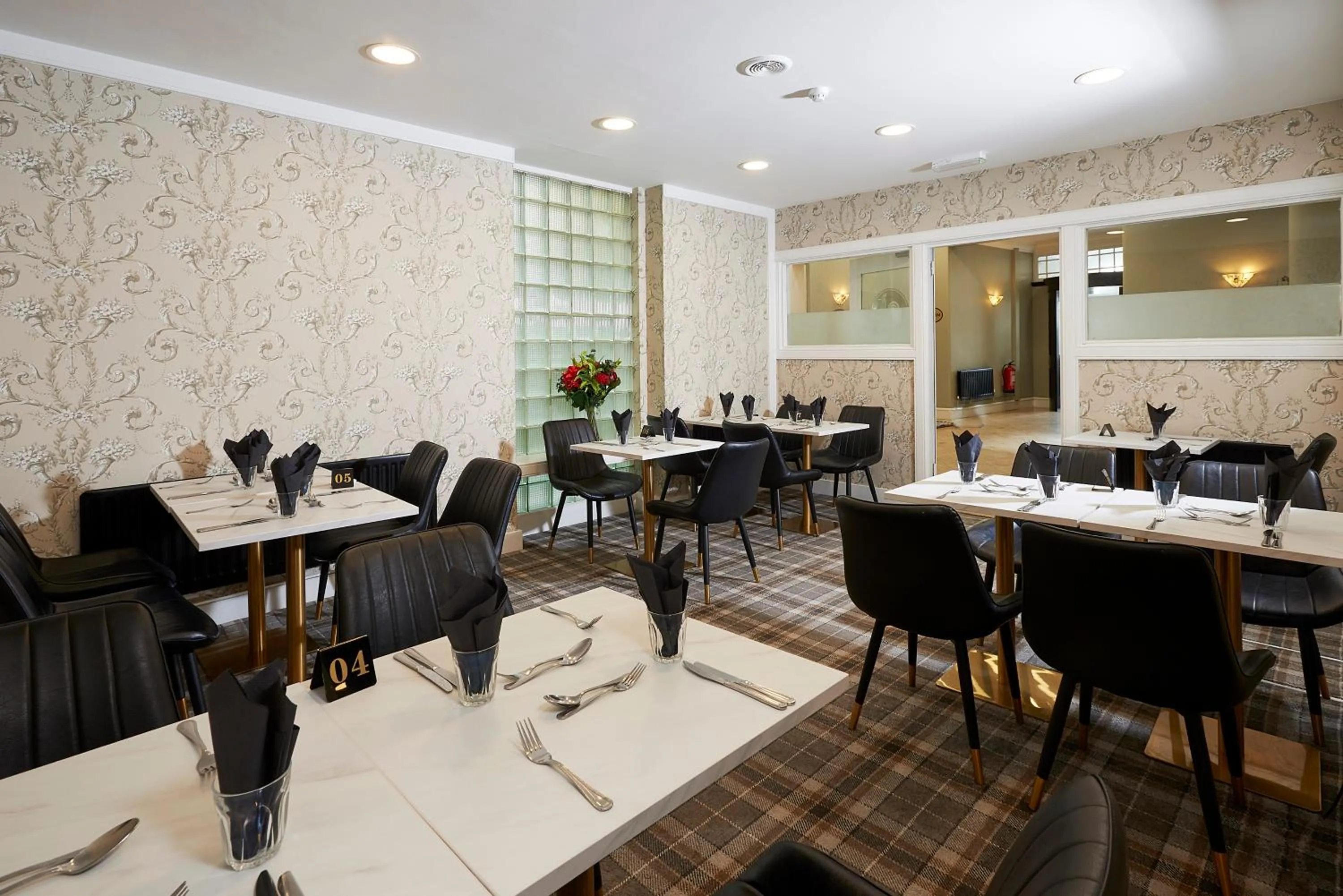 Restaurant/places to eat in The Crown Hotel