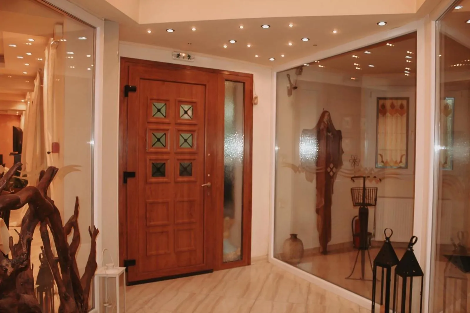 Facade/entrance in Enastron Hotel