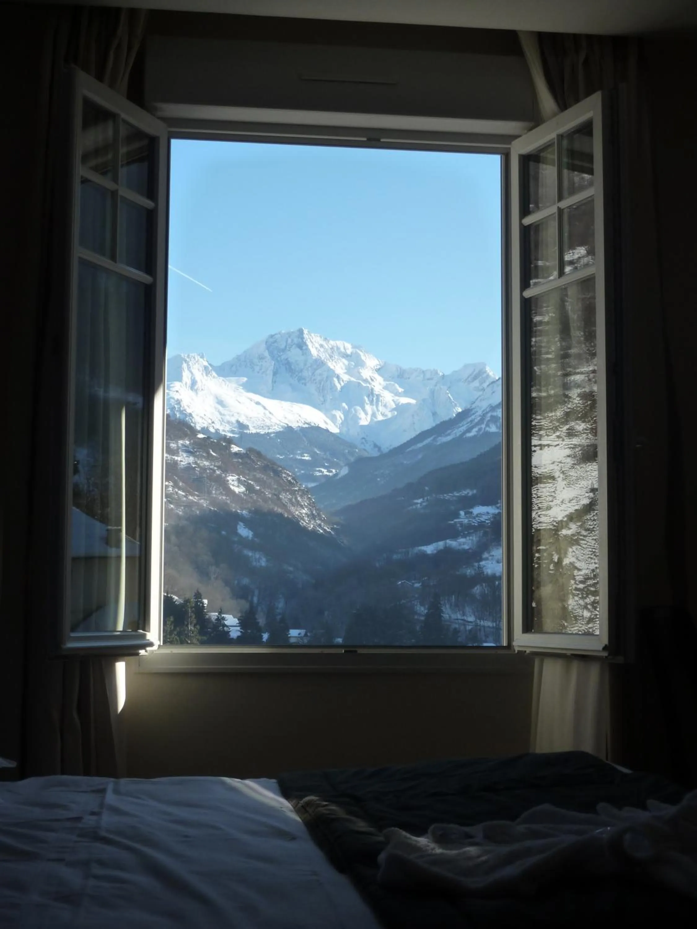 Facade/entrance, Bed in Golf Hôtel