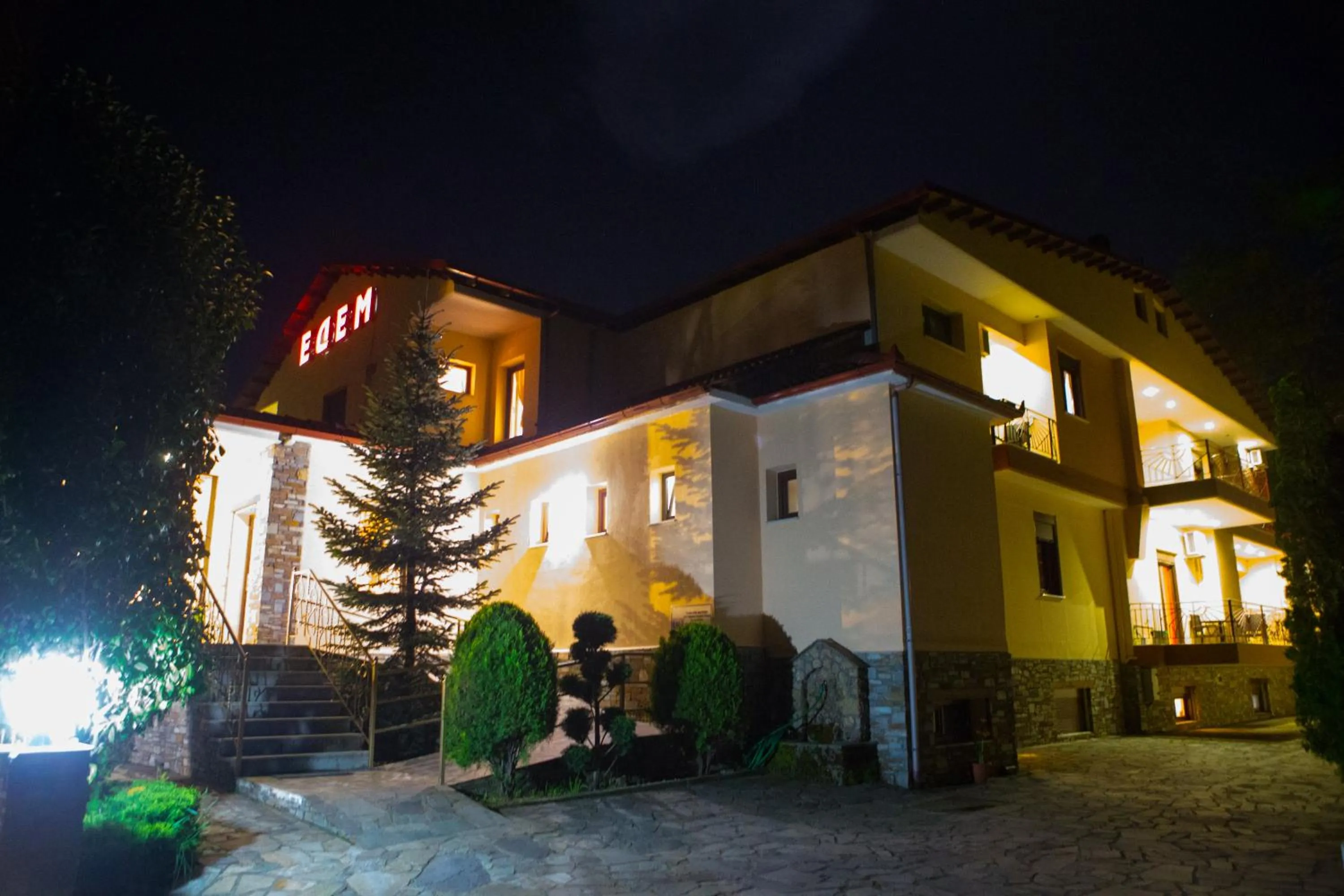 Facade/entrance in Hotel Edem