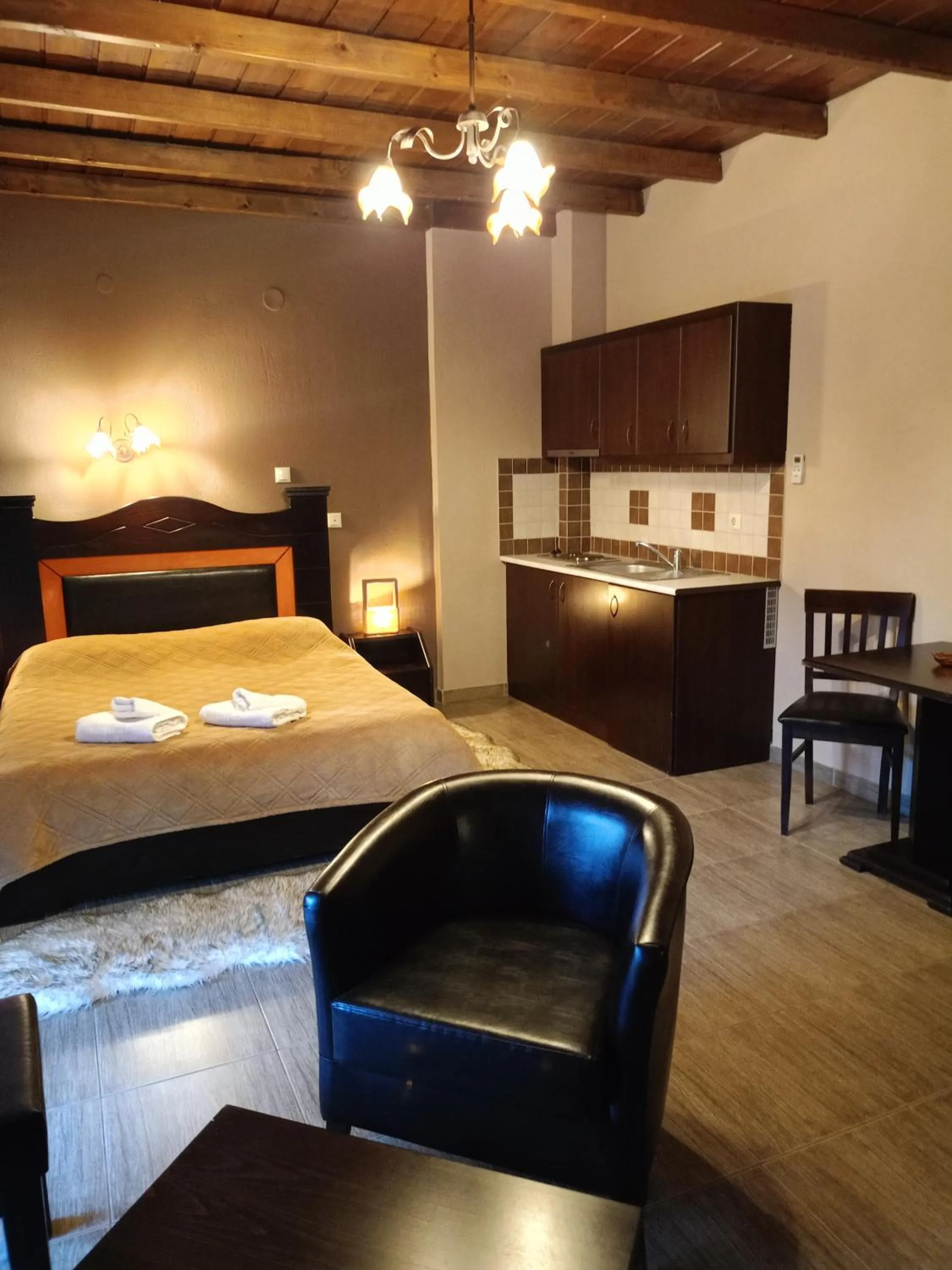 Bedroom, Bed in Hotel Edem