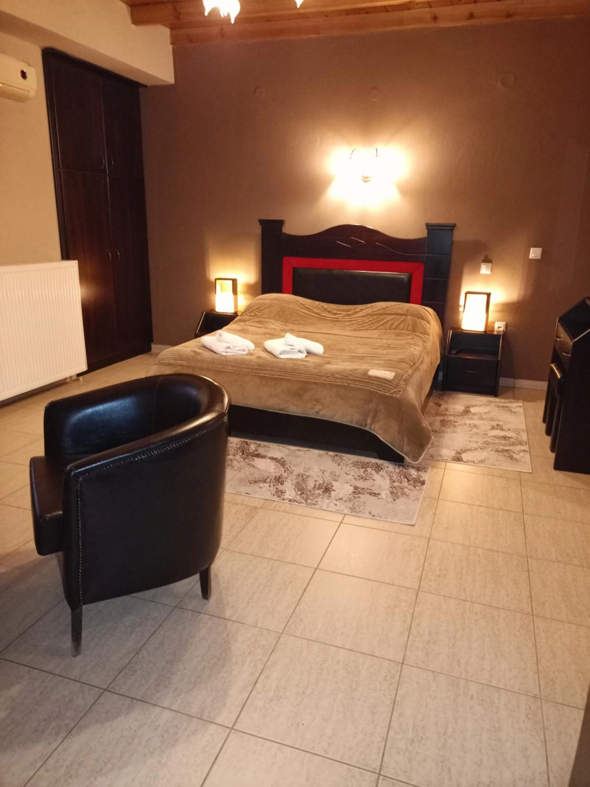 Bedroom, Bed in Hotel Edem