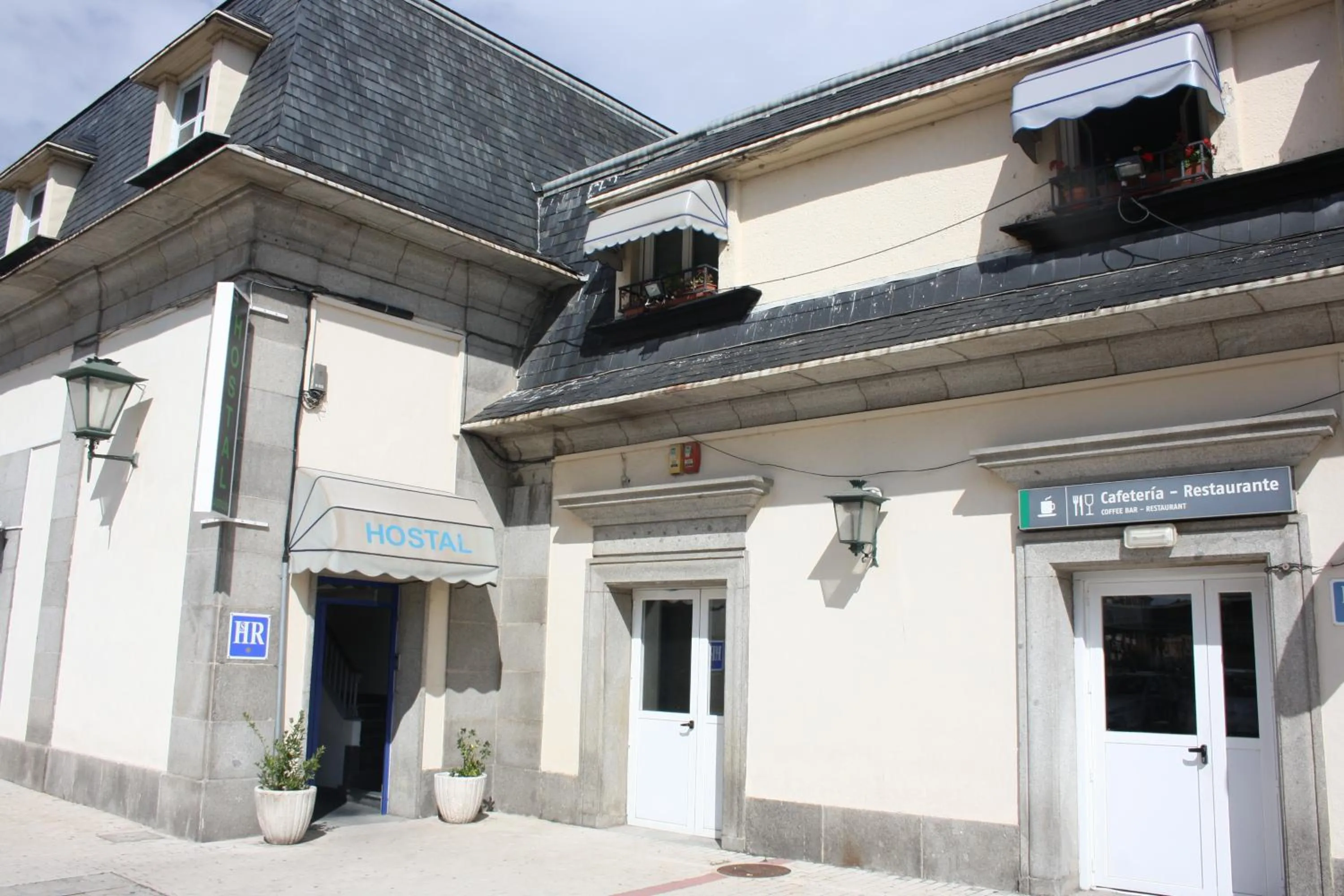 Facade/entrance in Hostal La Estación