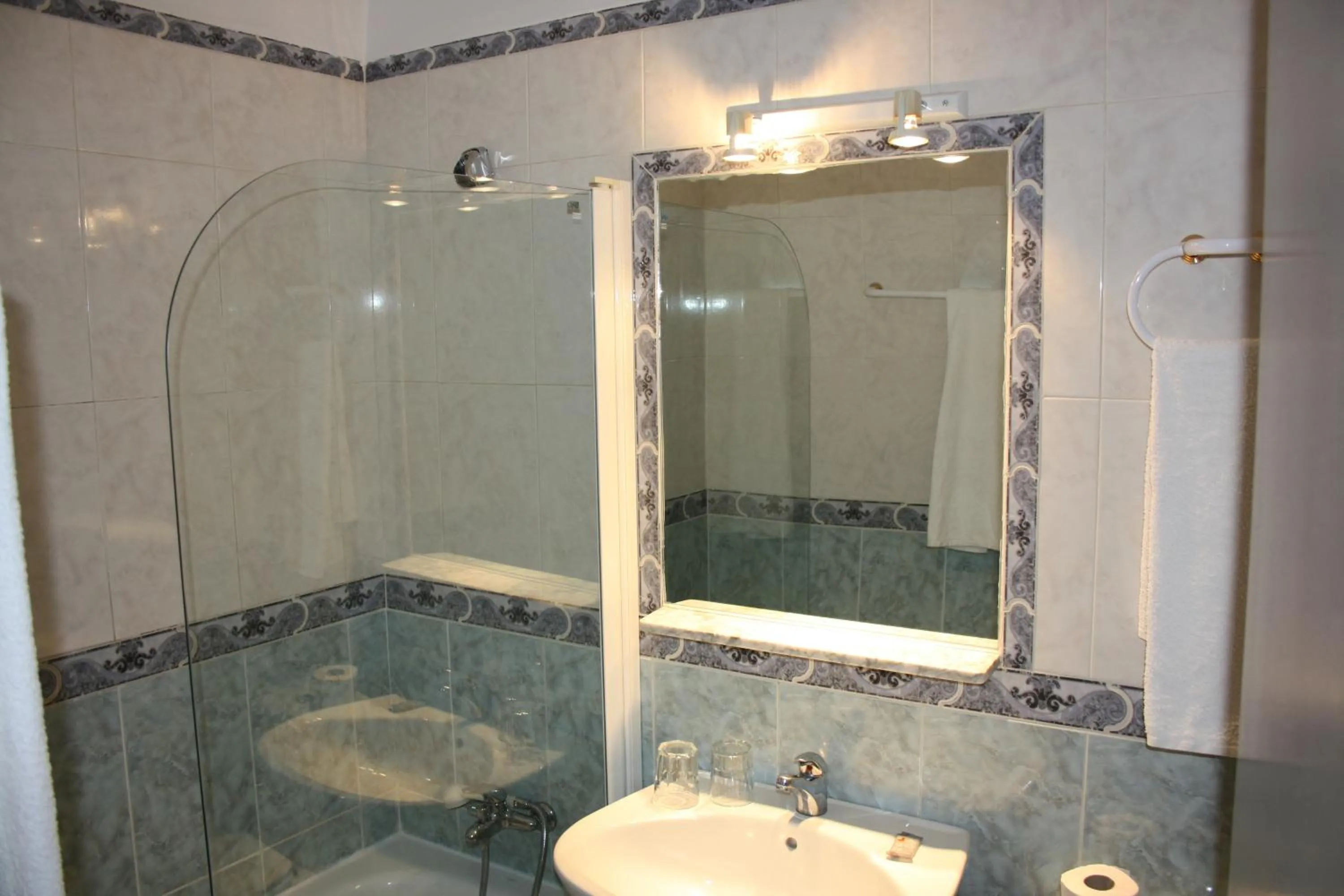 Bathroom in Hostal La Estación