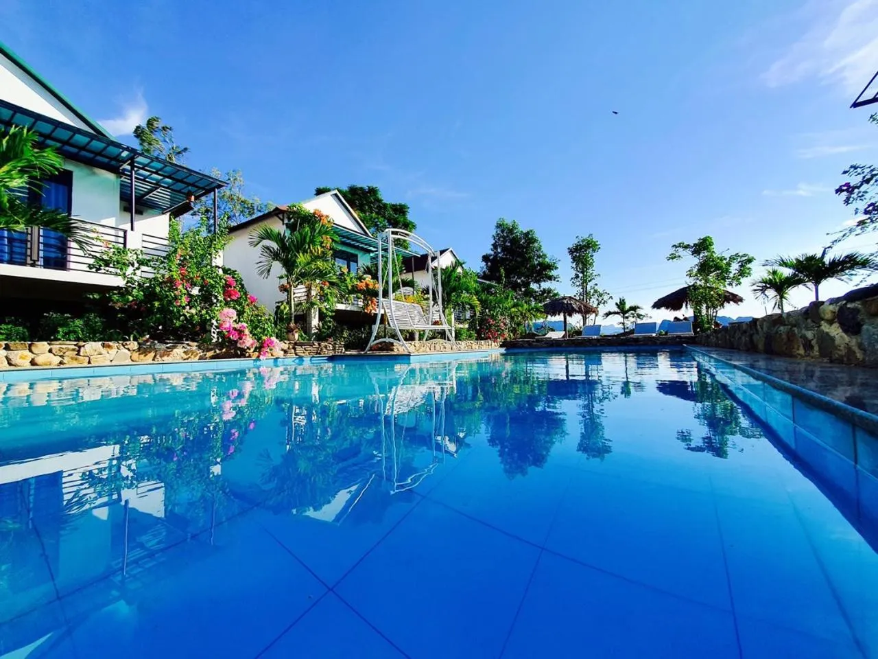 Swimming pool in Palafita Bungalow