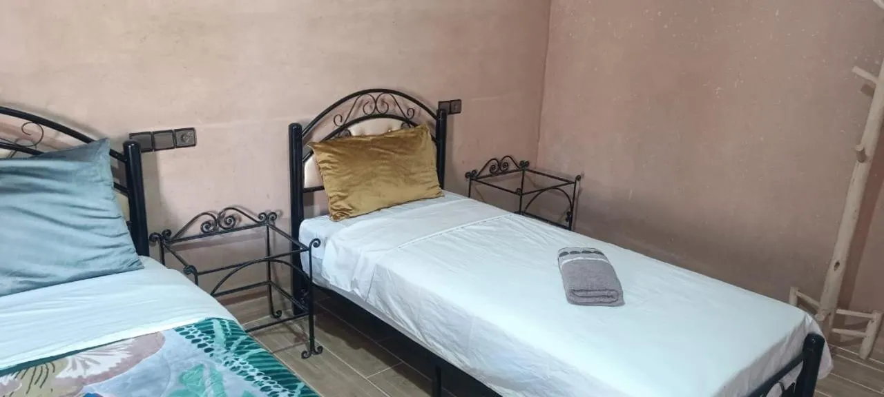 Bed in Auberge Restaurant TISSILI " Oasis de Fint"