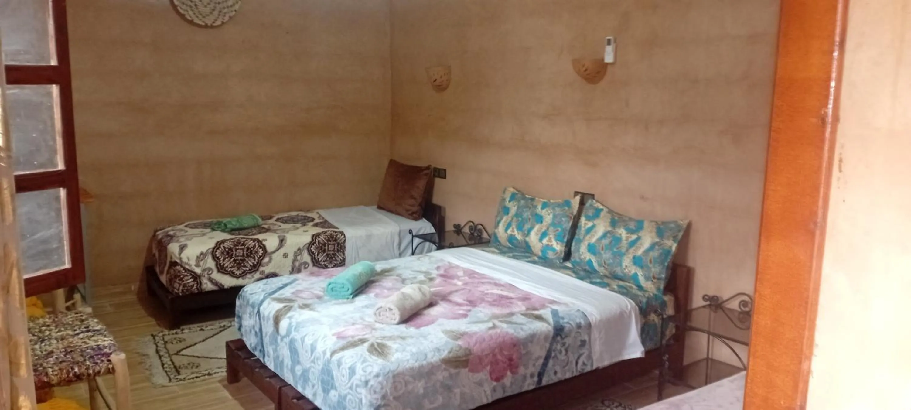 Bed in Auberge Restaurant TISSILI " Oasis de Fint"