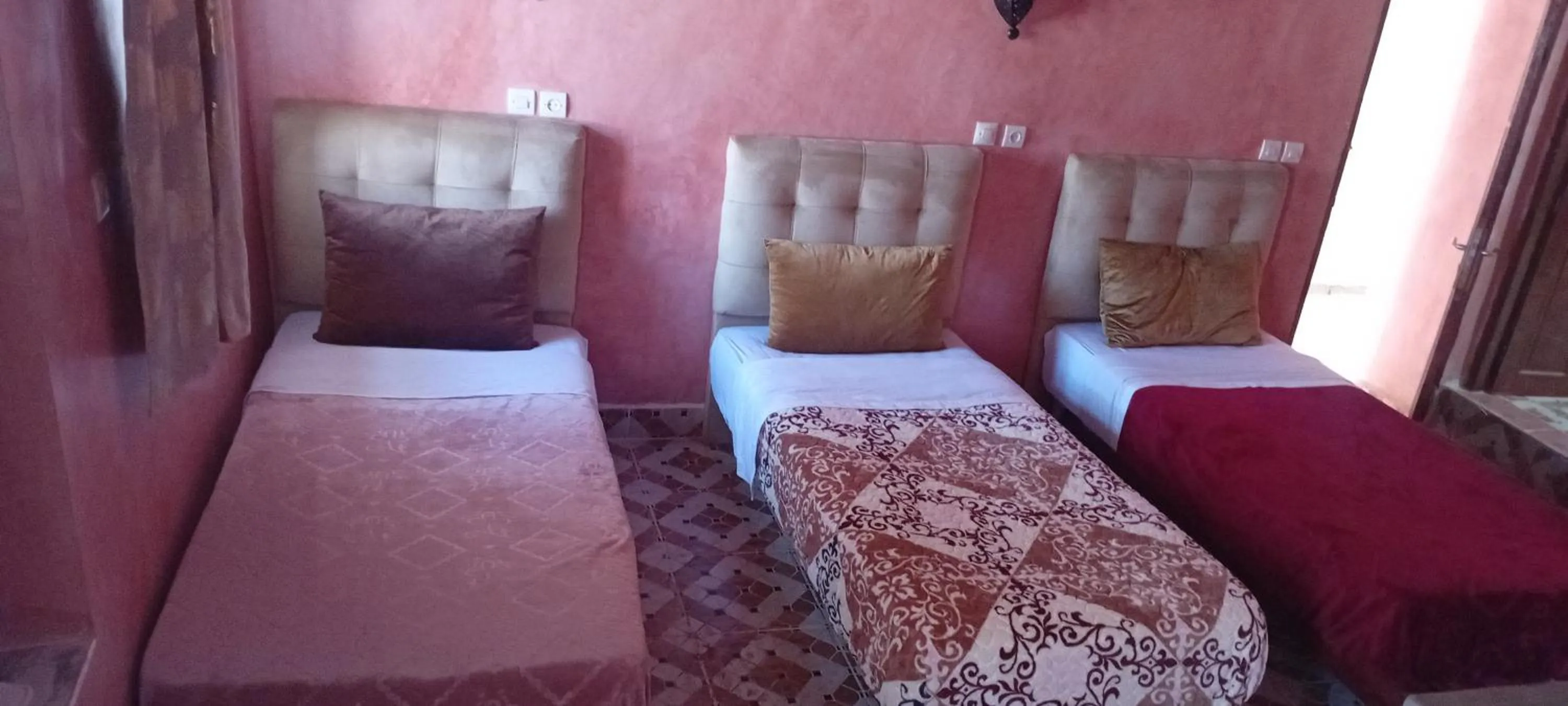 Bed in Auberge Restaurant TISSILI " Oasis de Fint"