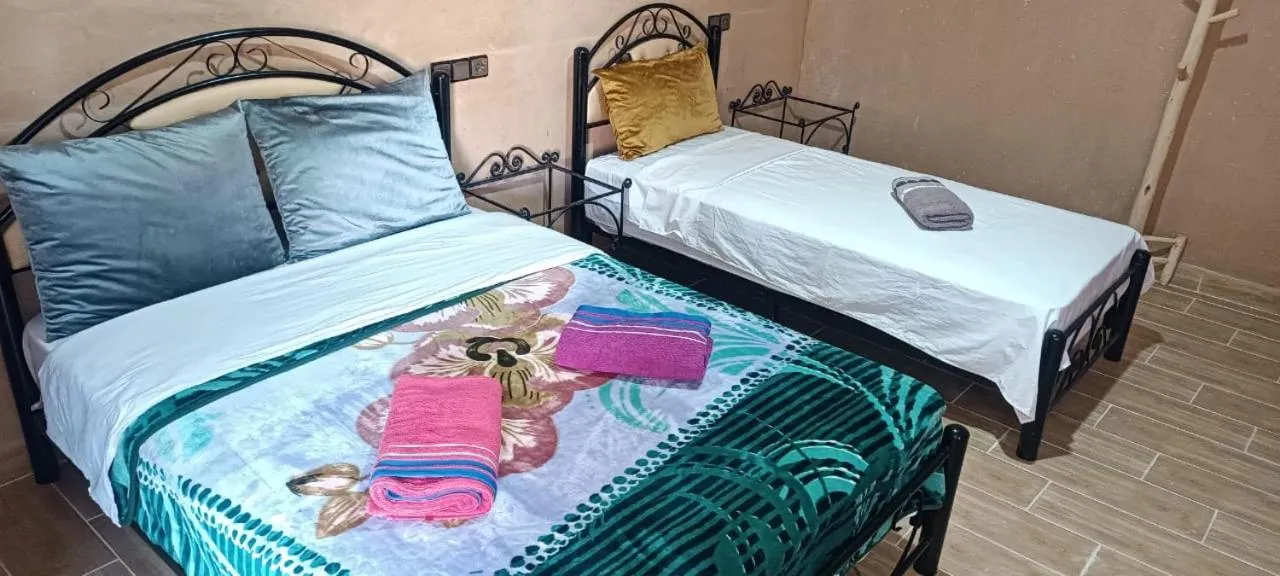 Bed in Auberge Restaurant TISSILI " Oasis de Fint"