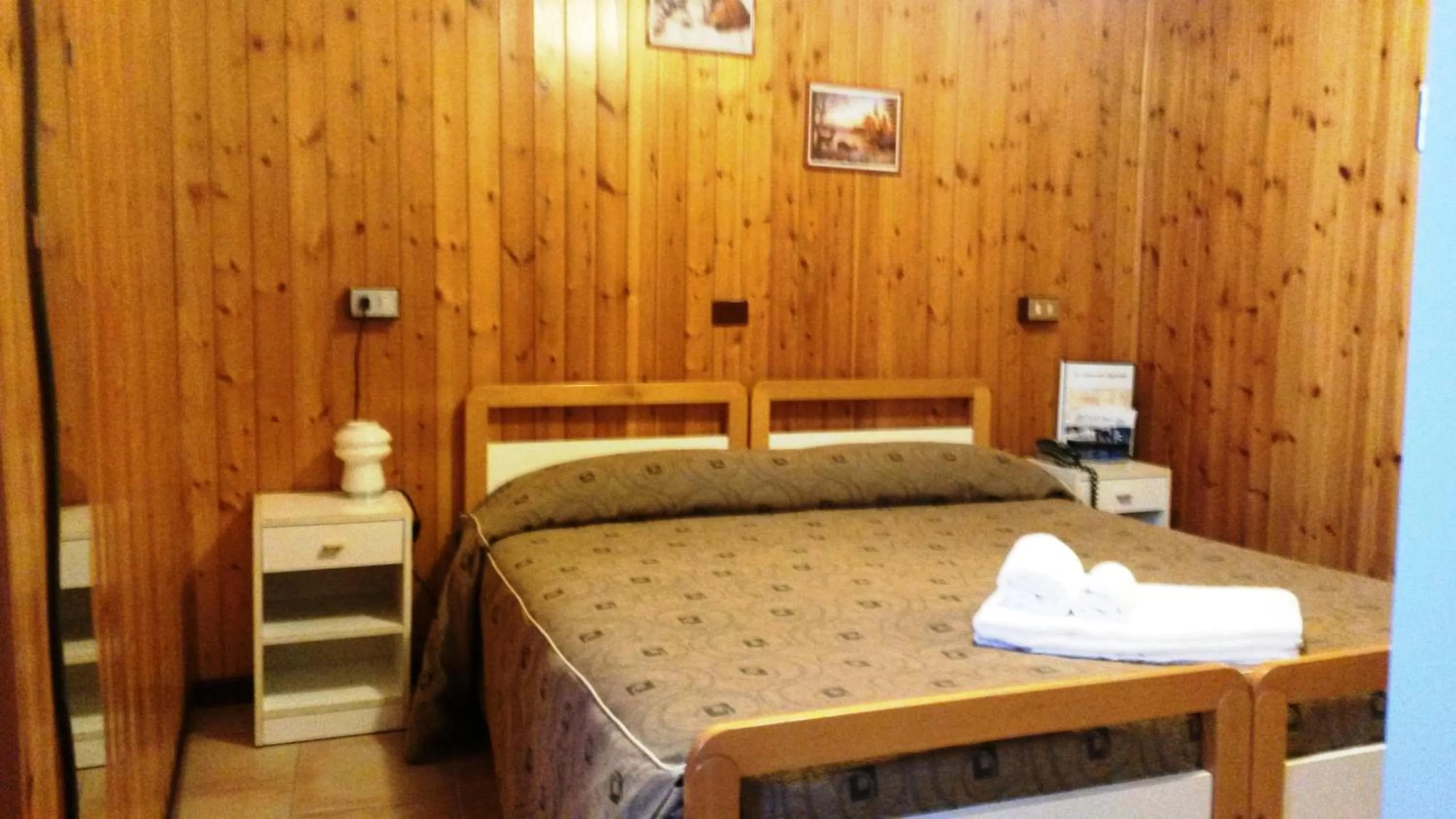 Bed in Hotel Capriolo