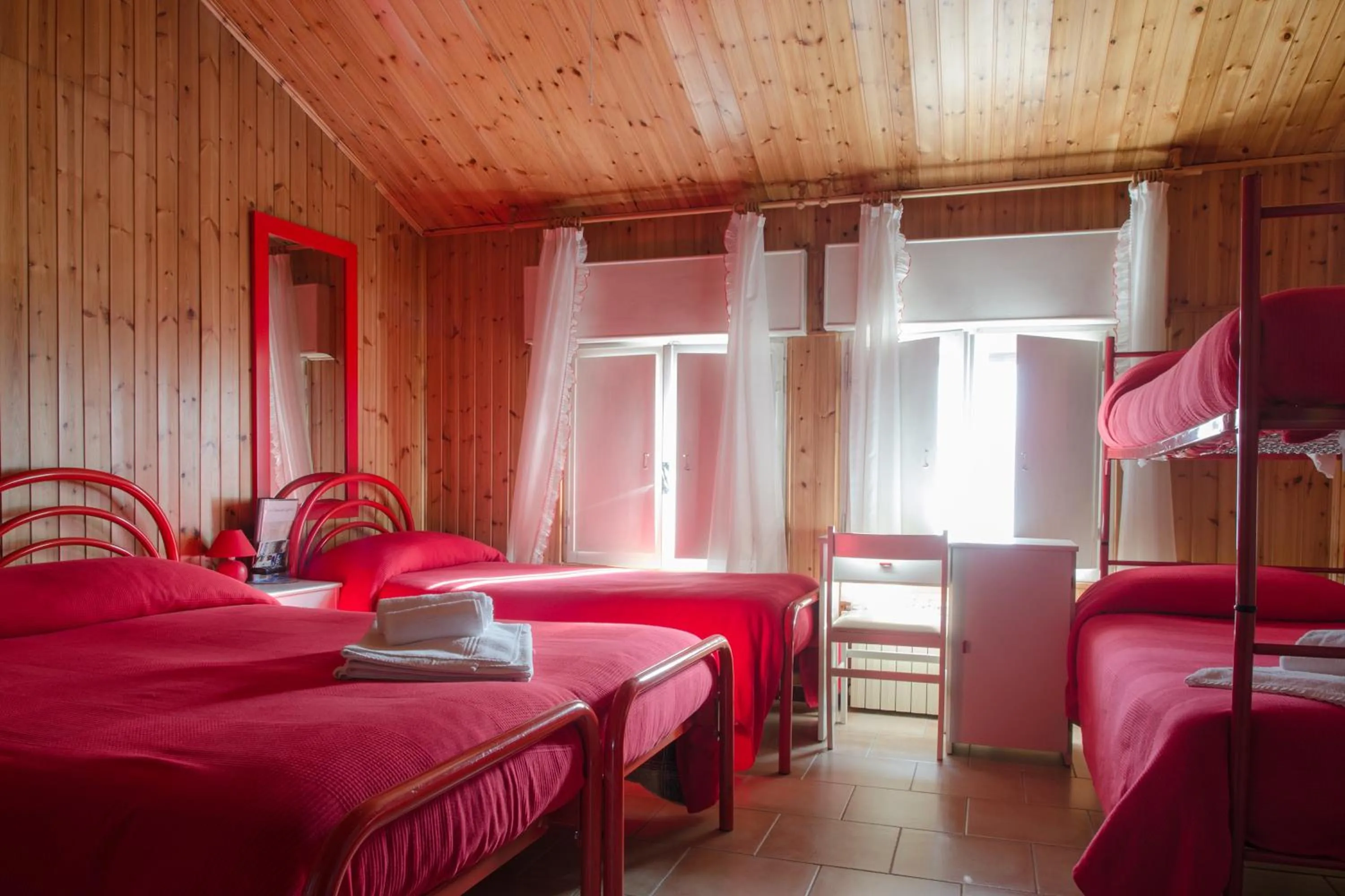 Photo of the whole room, Bed in Hotel Capriolo