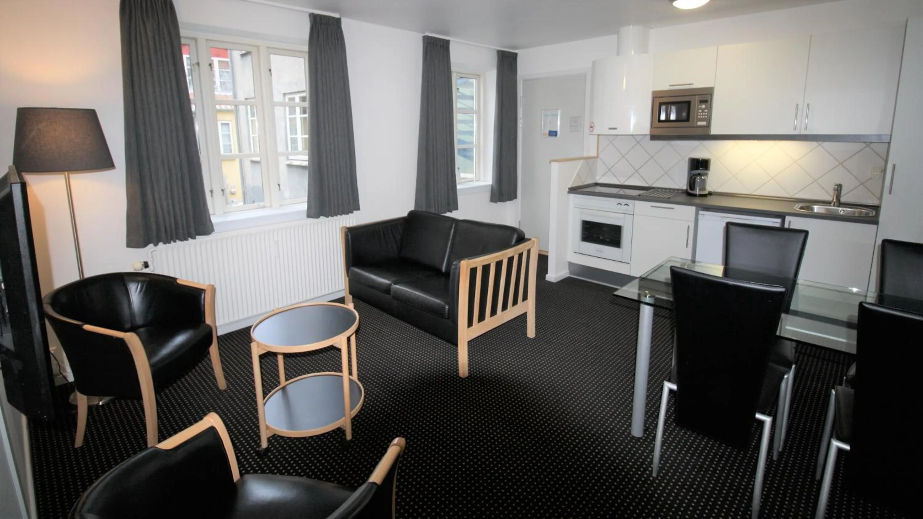 Kitchen or kitchenette in Hotel Aarhus City Apartments