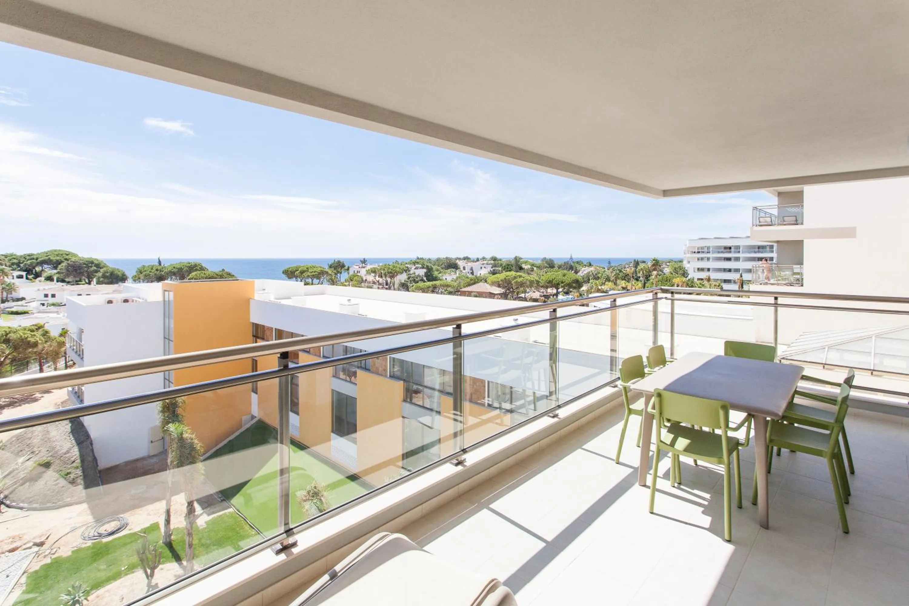 Balcony/Terrace in Alfagar Aparthotel