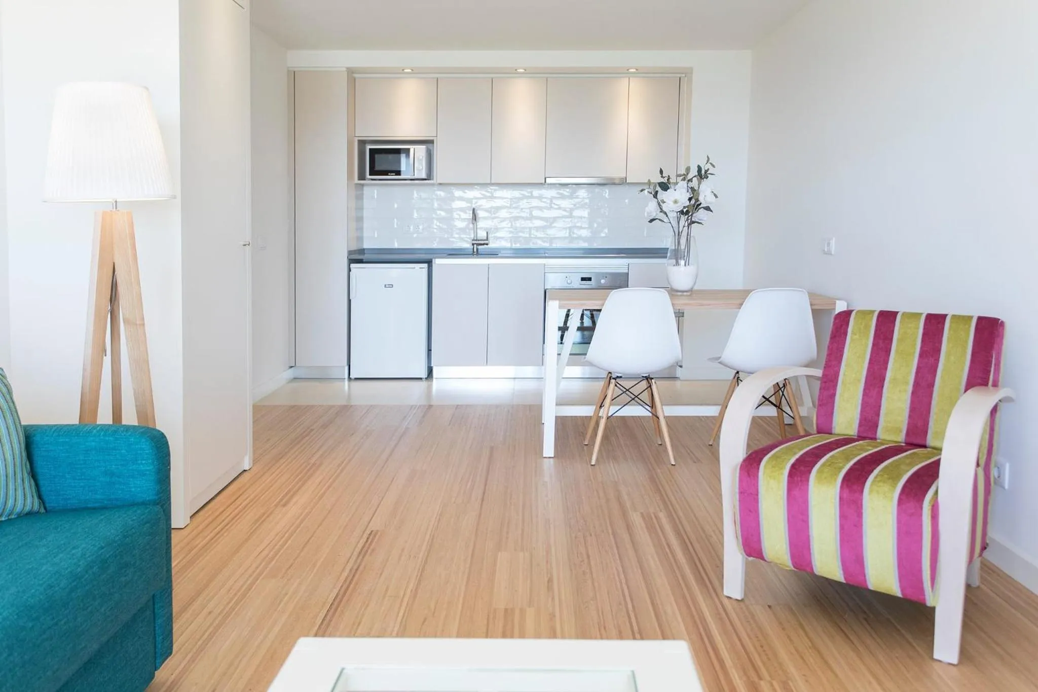 Kitchen or kitchenette in Alfagar Aparthotel