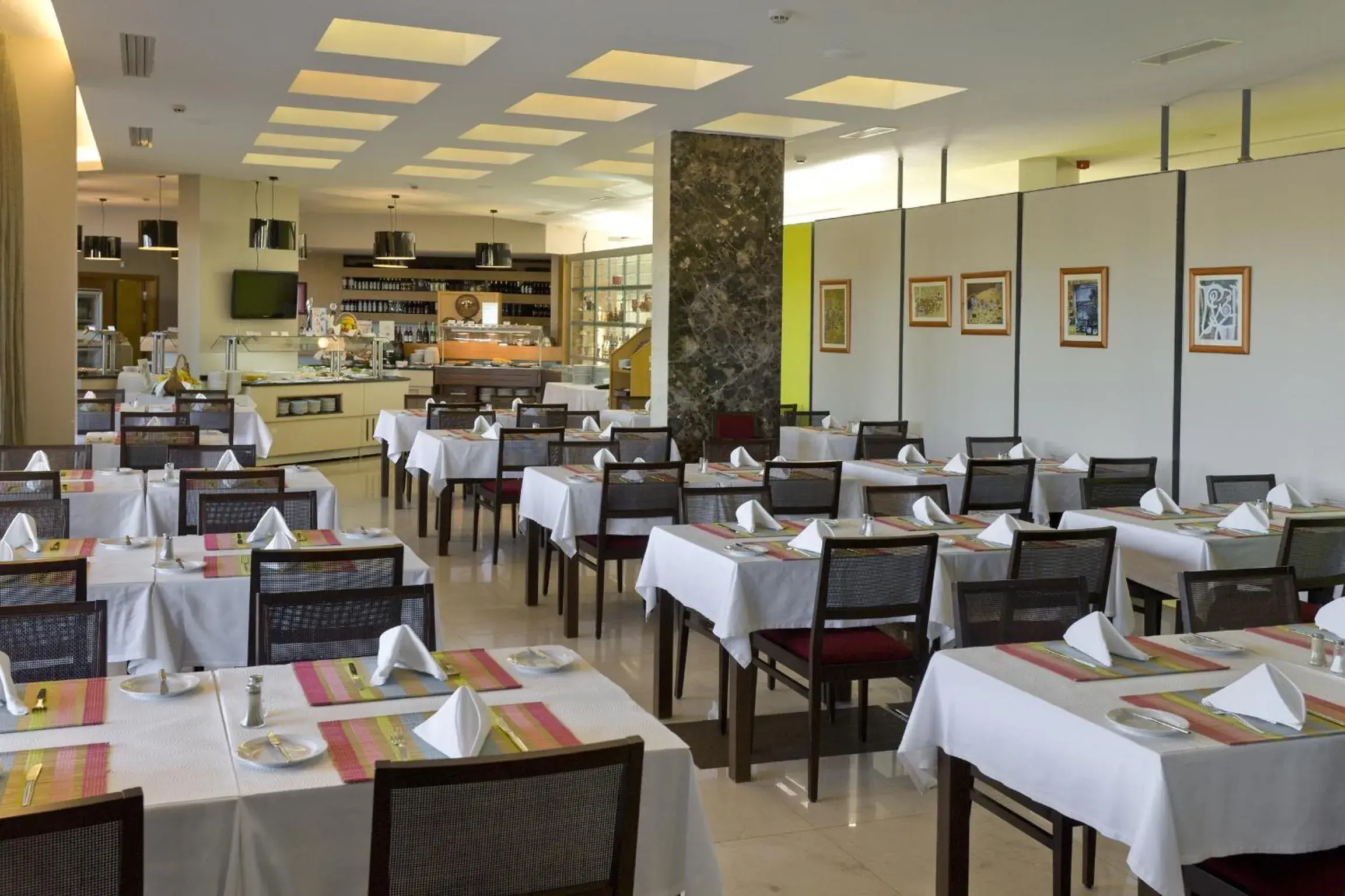 Restaurant/places to eat in Alfagar Aparthotel Restaurant/places to eat in Alfagar Aparthotel