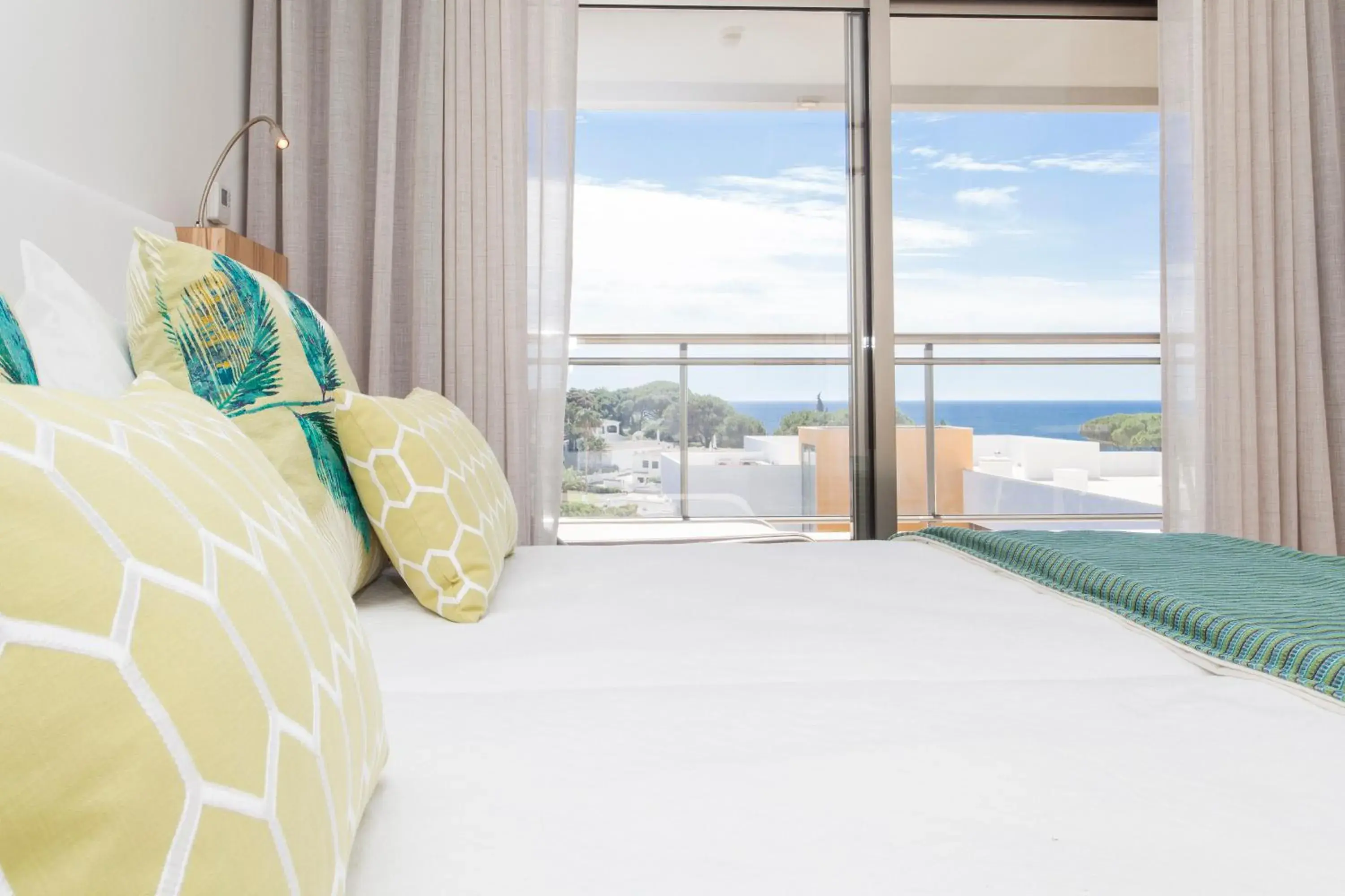 Bed in Alfagar Aparthotel Bed in Alfagar Aparthotel