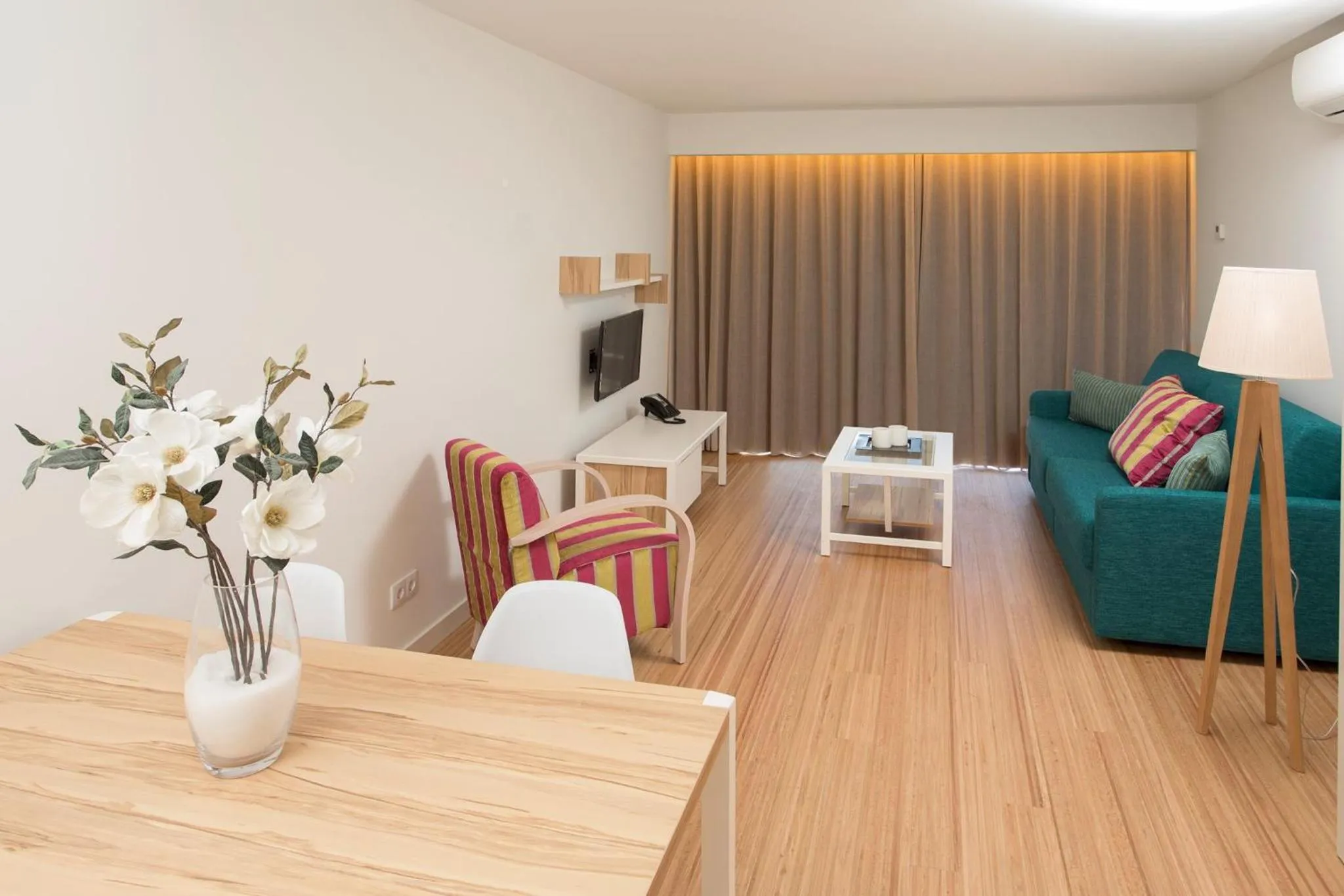 Living room in Alfagar Aparthotel