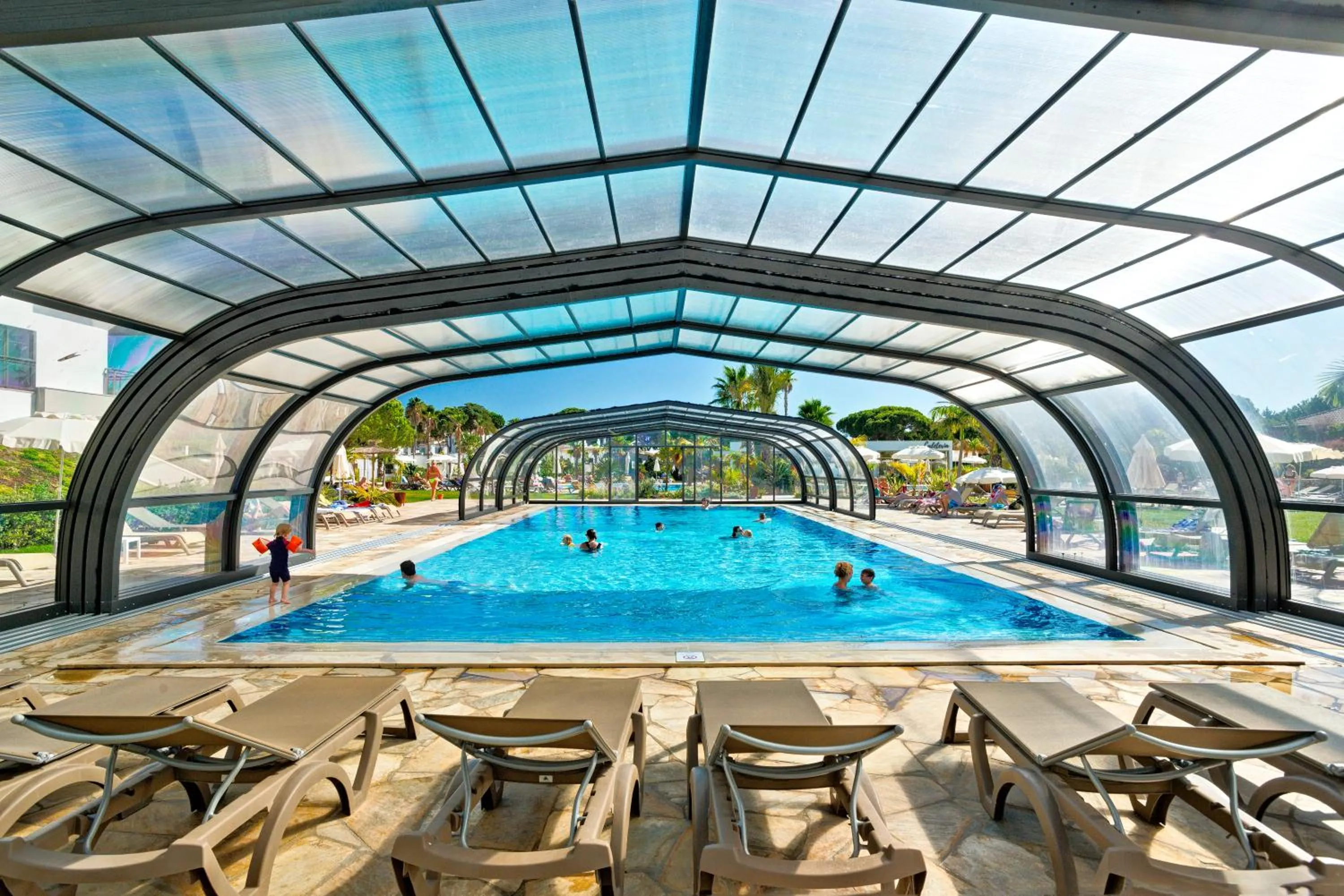 Swimming pool in Alfagar Aparthotel