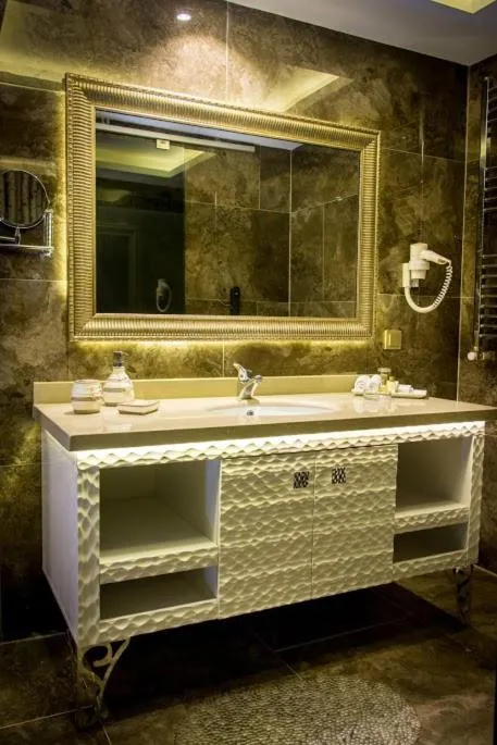 Bathroom in Asya Hotel