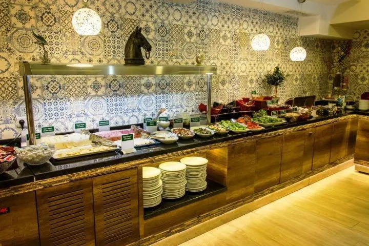 Food and drinks in Asya Hotel