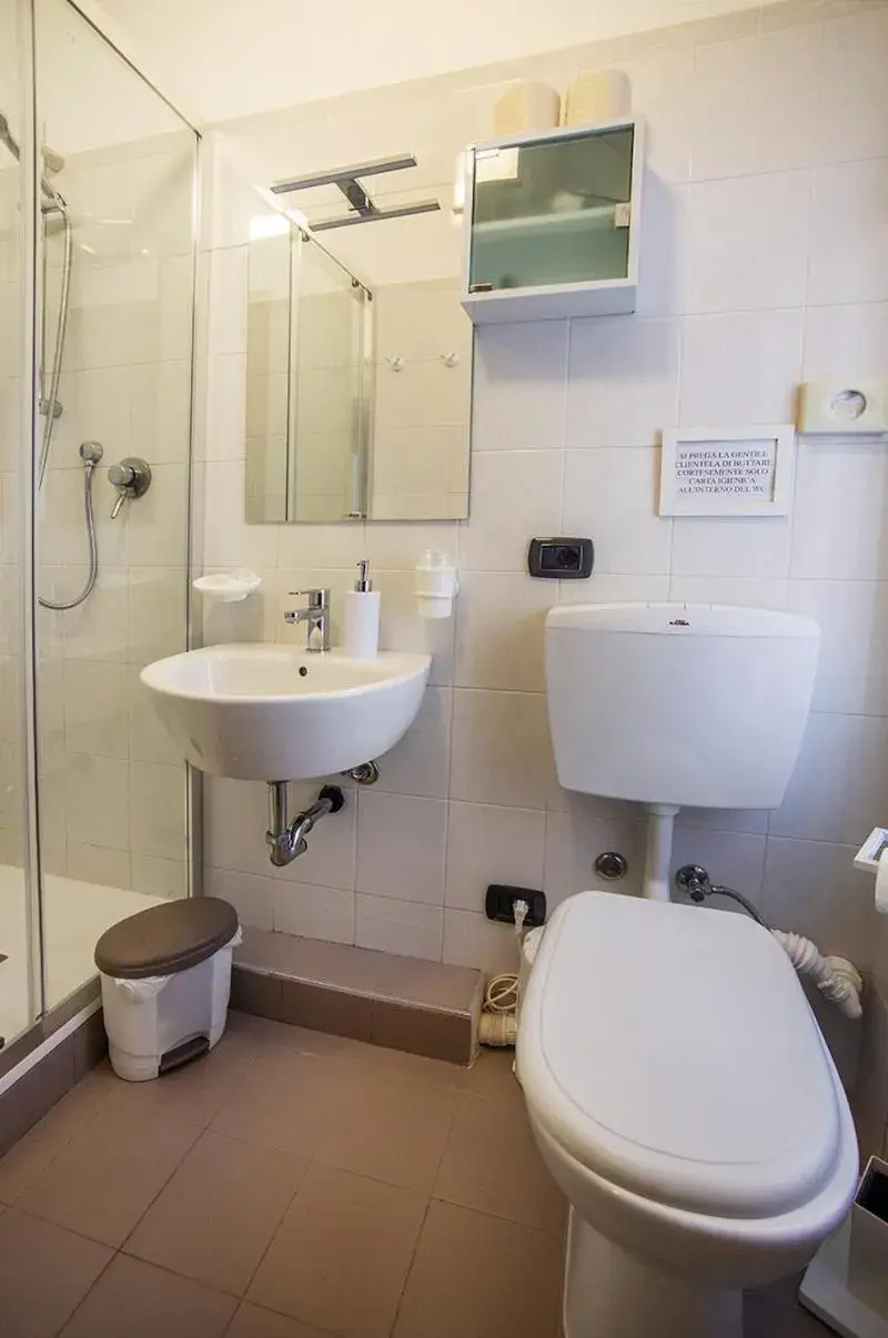 Quadruple Room in L'Antico Borgo Elena Noli Quadruple Room in L'Antico Borgo Elena Noli