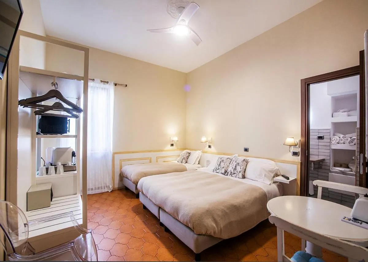 Photo of the whole room, Bed in L'Antico Borgo Elena Noli