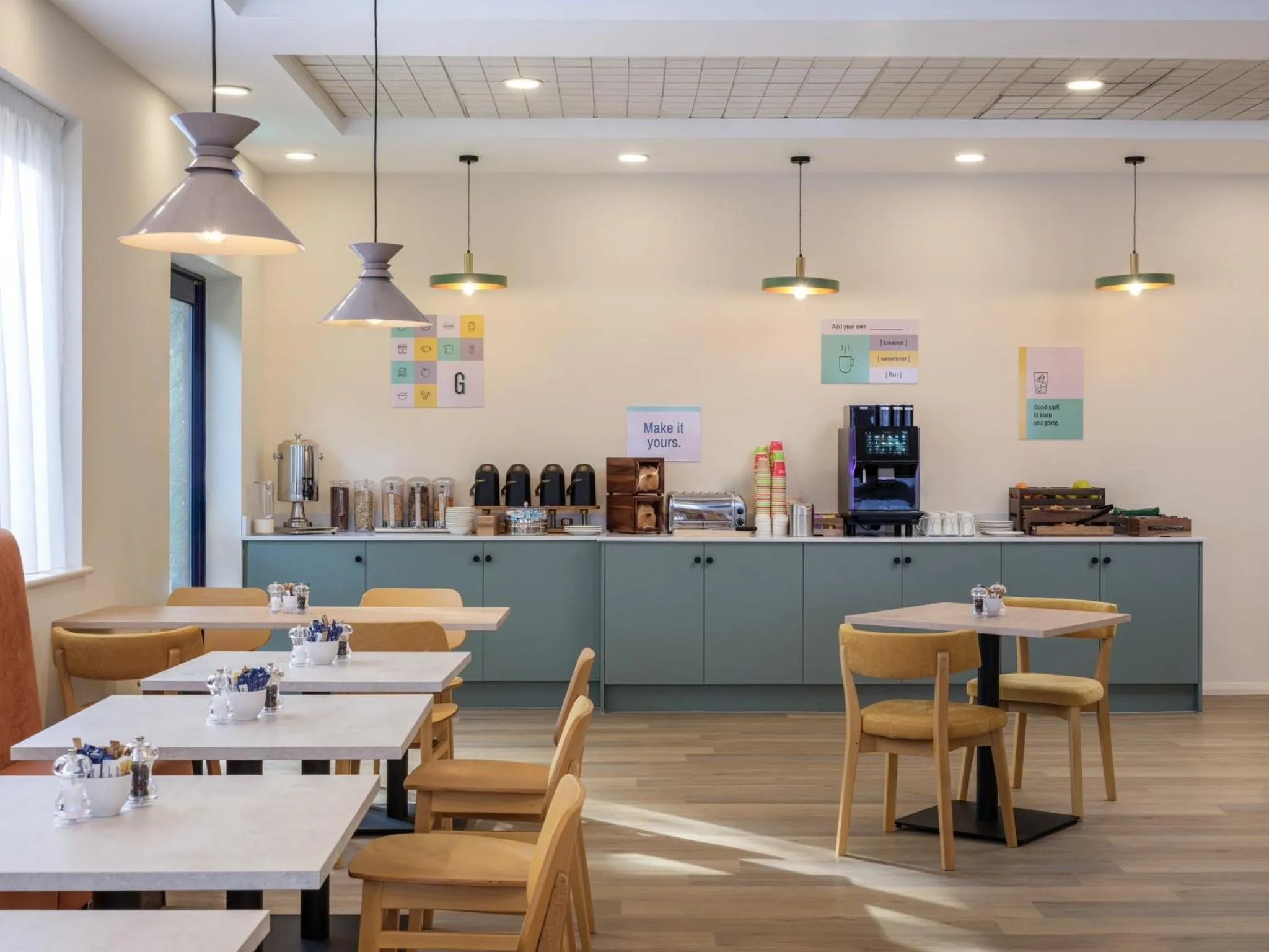 Breakfast in Garner Hotel Lincoln by IHG