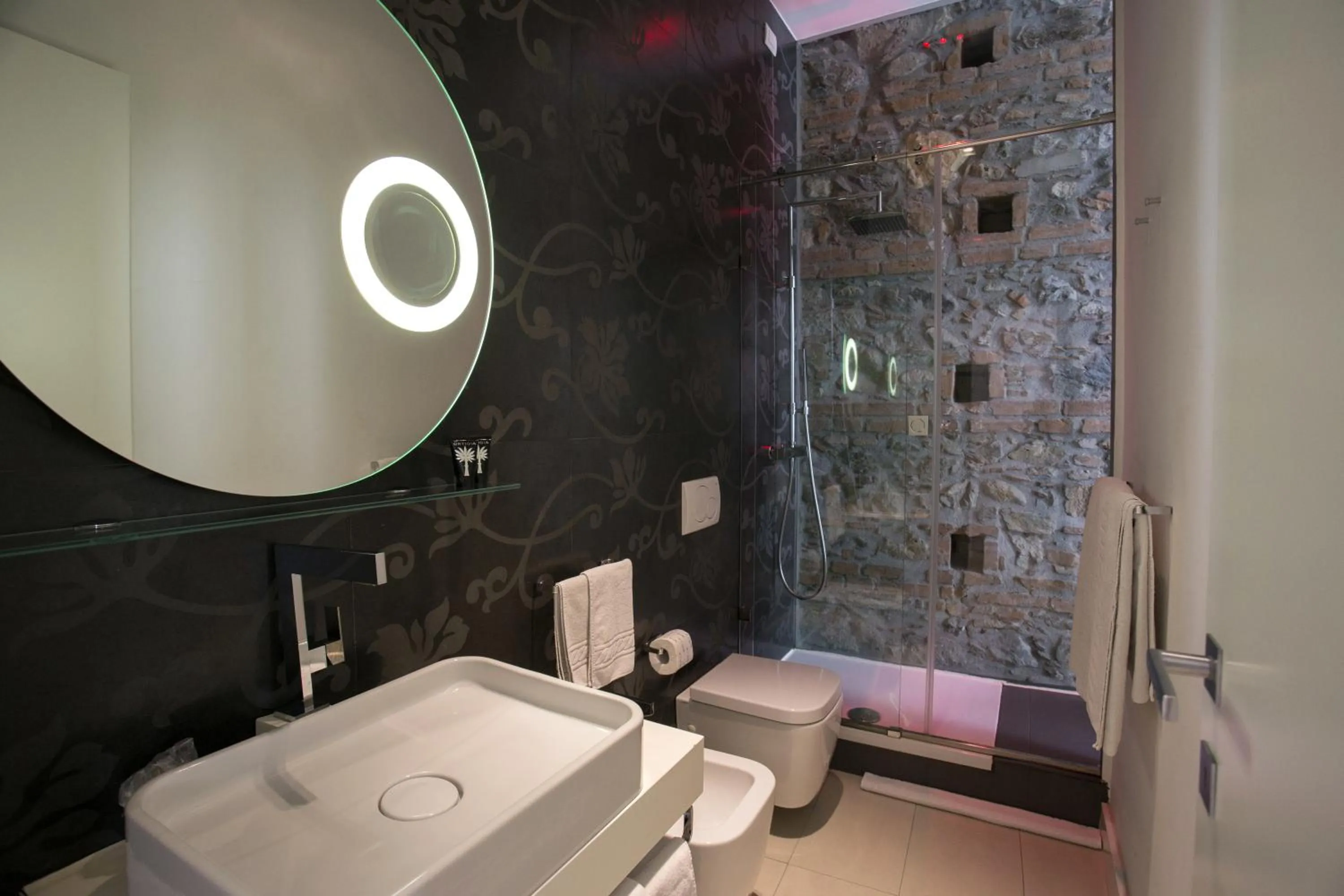 Bathroom in Locanda del Bagatto