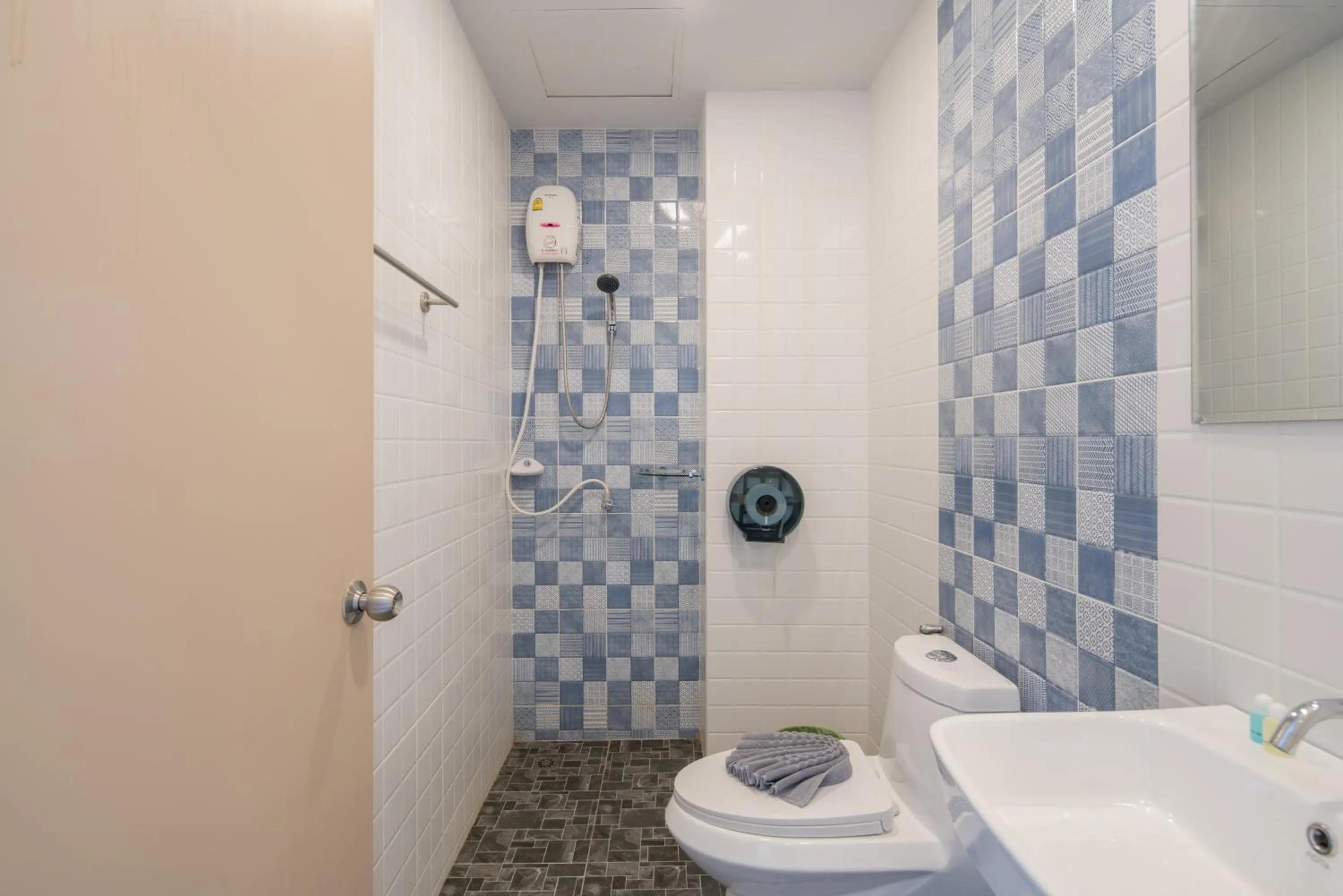 Bathroom in Baan Thai Beach Side Residence, Patong Beach