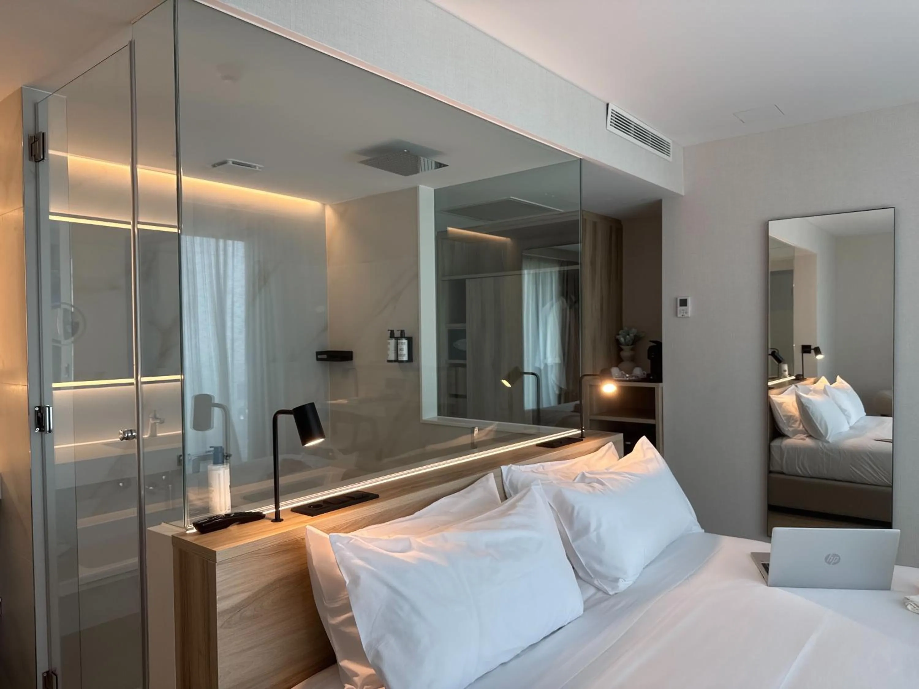 Bedroom, Bed in Hotel Delfin Azul